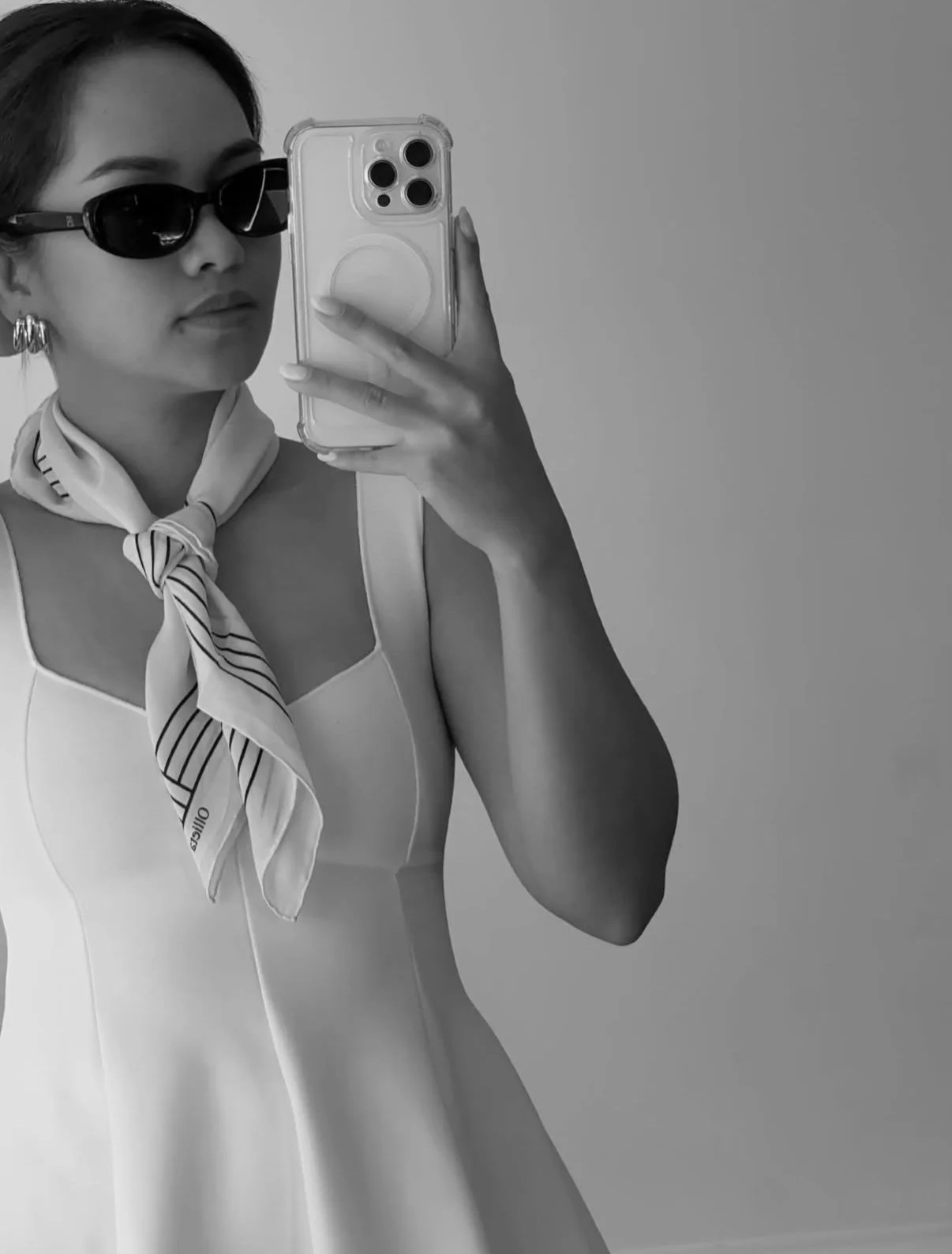 @love_anne17 styles the Cielo Scarf.

Exclusive to ollieta.com