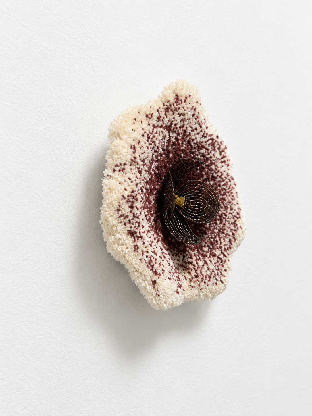 Textielbloem met Bourgondische Kralenkern.png