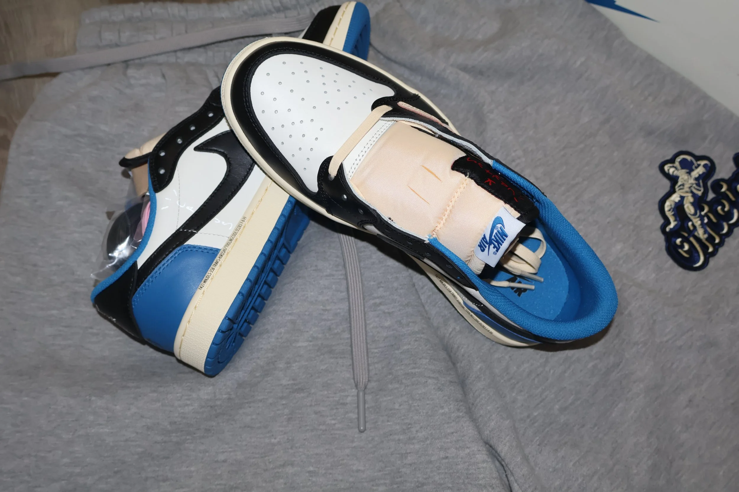 Travis Scott Fragments Size 10