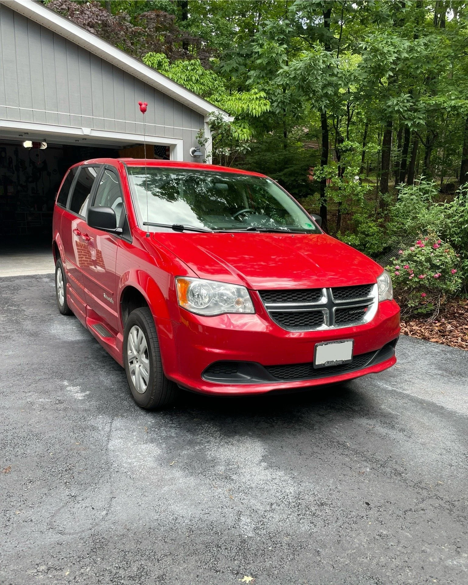 Full Detail for a Handicap Conversion Van 💎
This week, we had the honor of detailing a handicap-accessible conversion van and we treated it with the same care, respect, and attention to detail we give every vehicle!

From top to bottom, inside and o