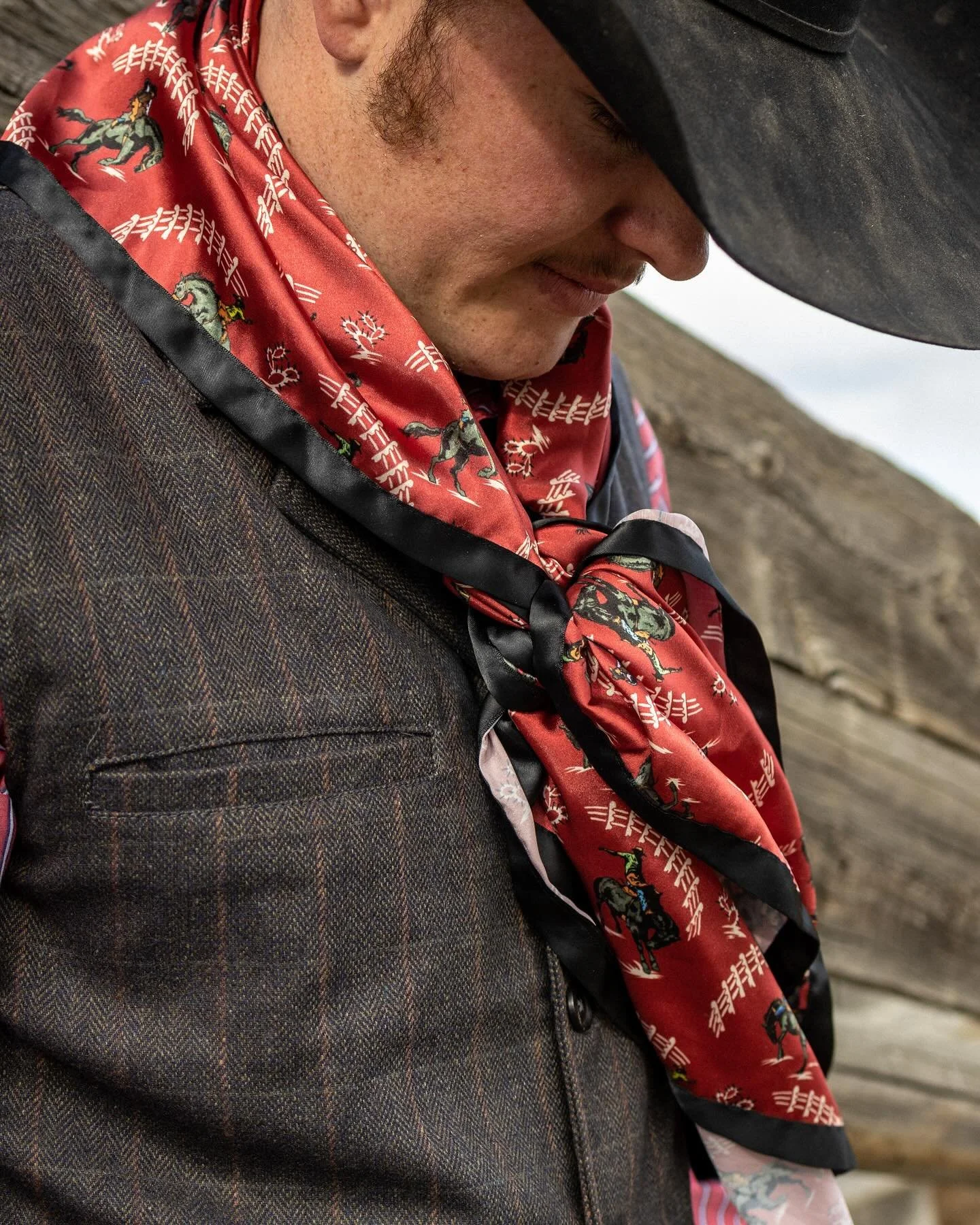 #ragsandwoodco #wildrags #westernfashion #westernstyle #ranchlife #westernwear #wildragweather #scarf #scarfstyle #ranchstyle #wildragseason #outwest #nevada #montana #wyoming