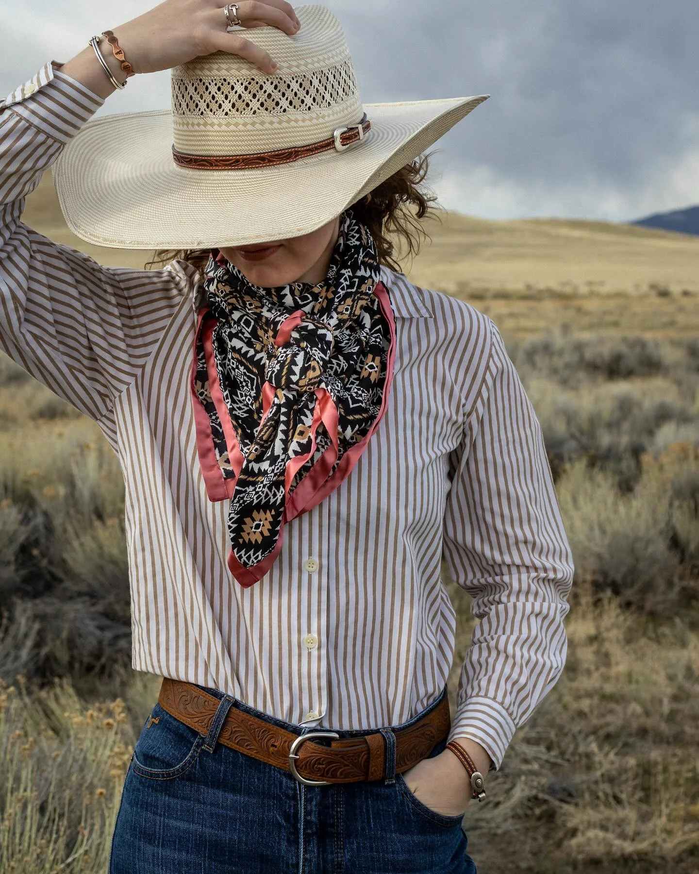Let your light shine! Be truly you inside, and out! If you love it, wear it proud!! 💕

#wildrags #wildragaddict #wildragseason #westernstyle #westernlifestyle #westernfashion #ranchlife #outwest #scarfstyle #scarfdesign #cowboy #cowgirl #buckaroo #b
