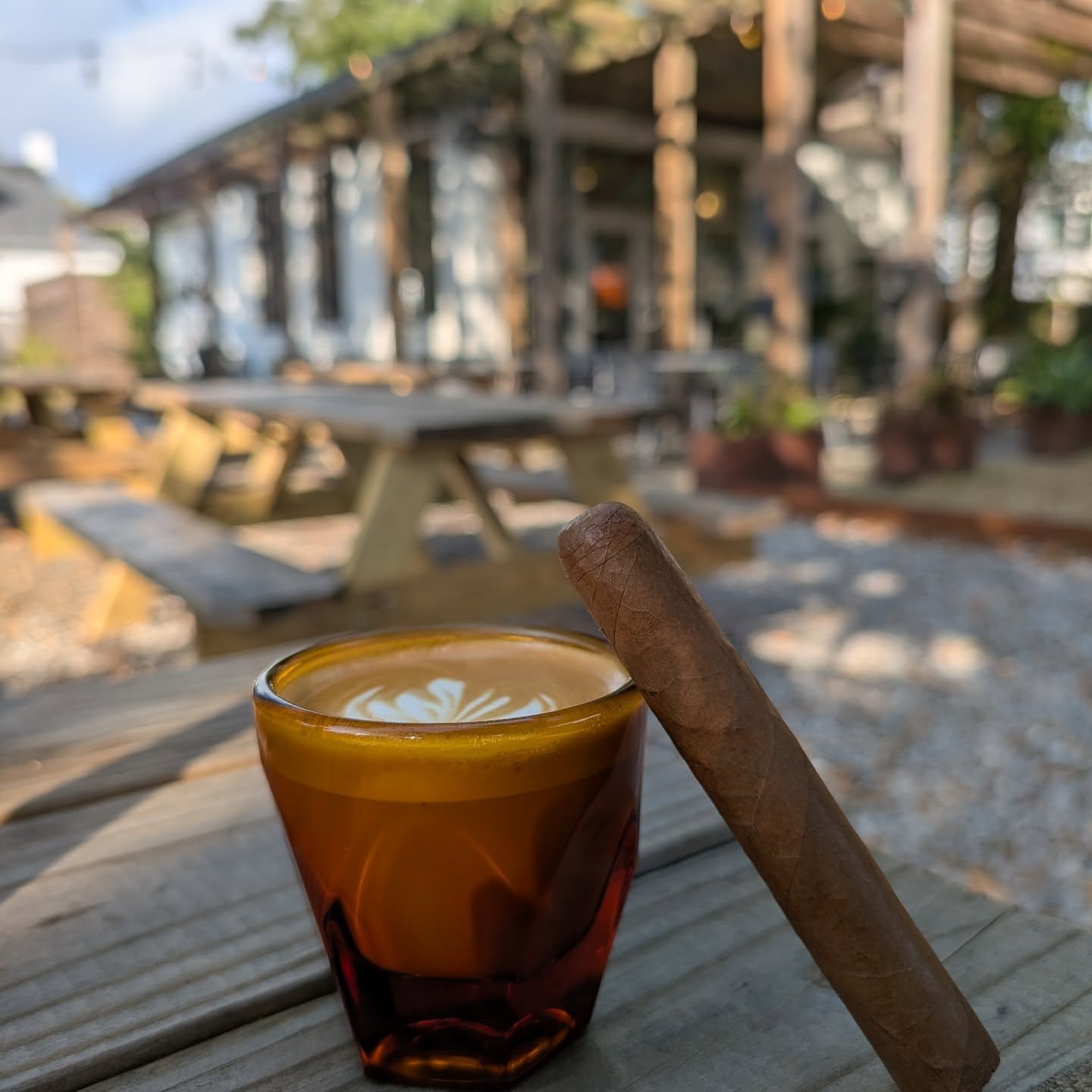 As the year begins to turn, I find myself reaching less for answers and more for a moment of stillness.
A good cigar has a way of slowing time. Not forcing reflection, but inviting it. You sit. You light. You breathe. And somewhere between the first 