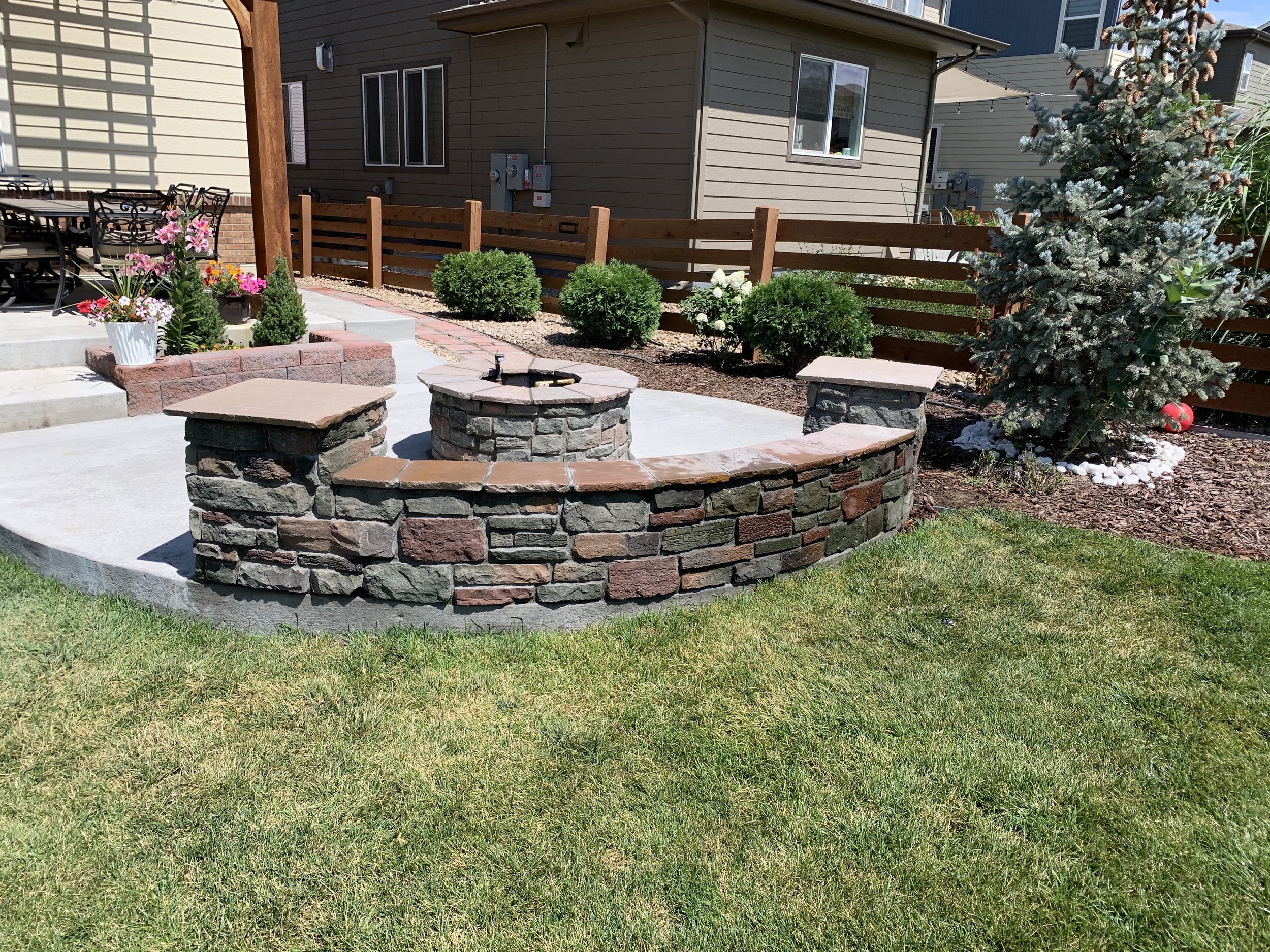 firepit - seatwall-104.jpg