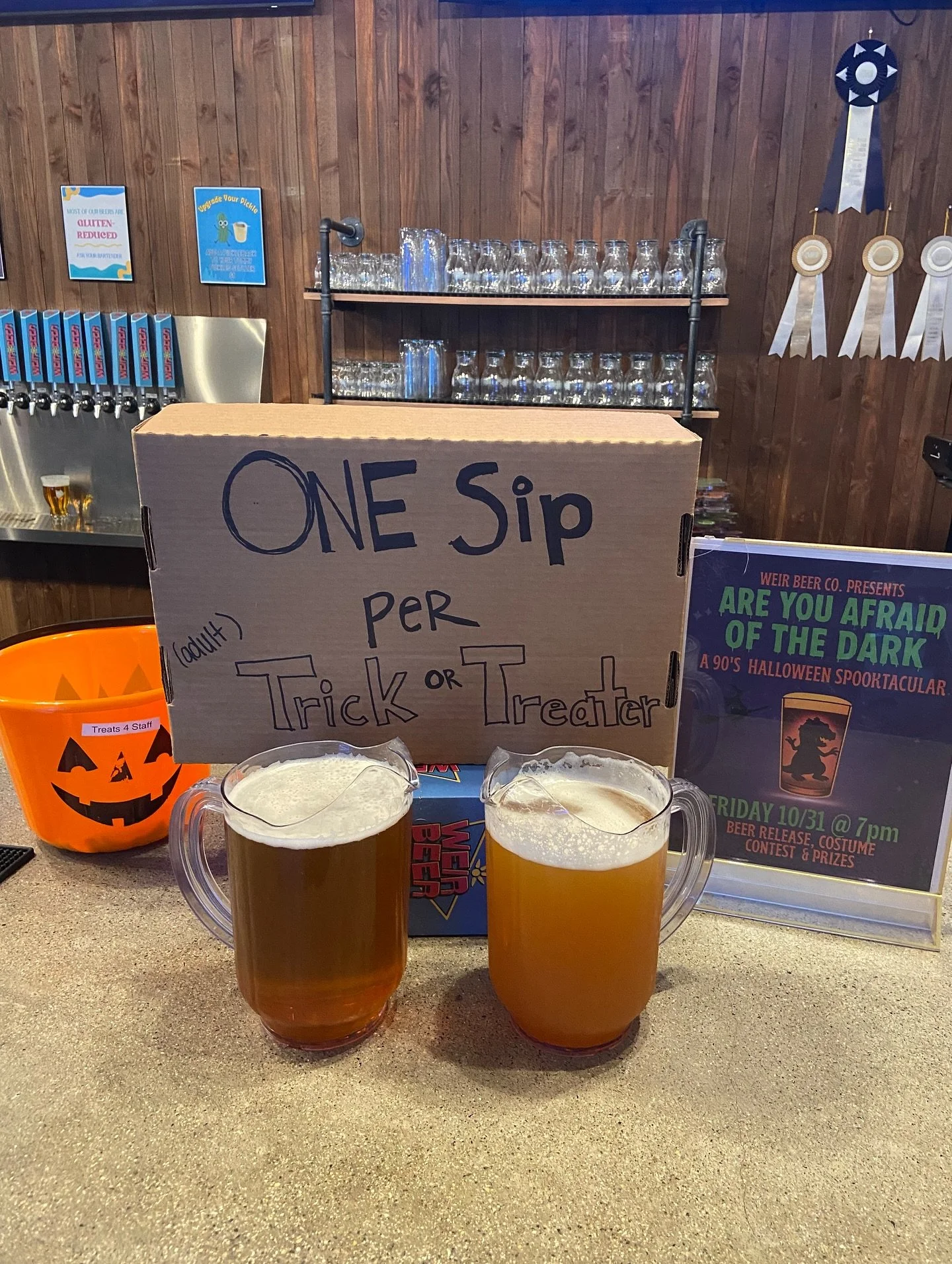 Getting ready for our Halloween Spooktacular 👻🎃 am I doing this right?
Halloween costume party Friday 10/31 @ 6pm! (Or after you’re done handing out candy ofc) 
This event is 21+ customers 🍻
#weirbeer #vista #vistaevents #halloween