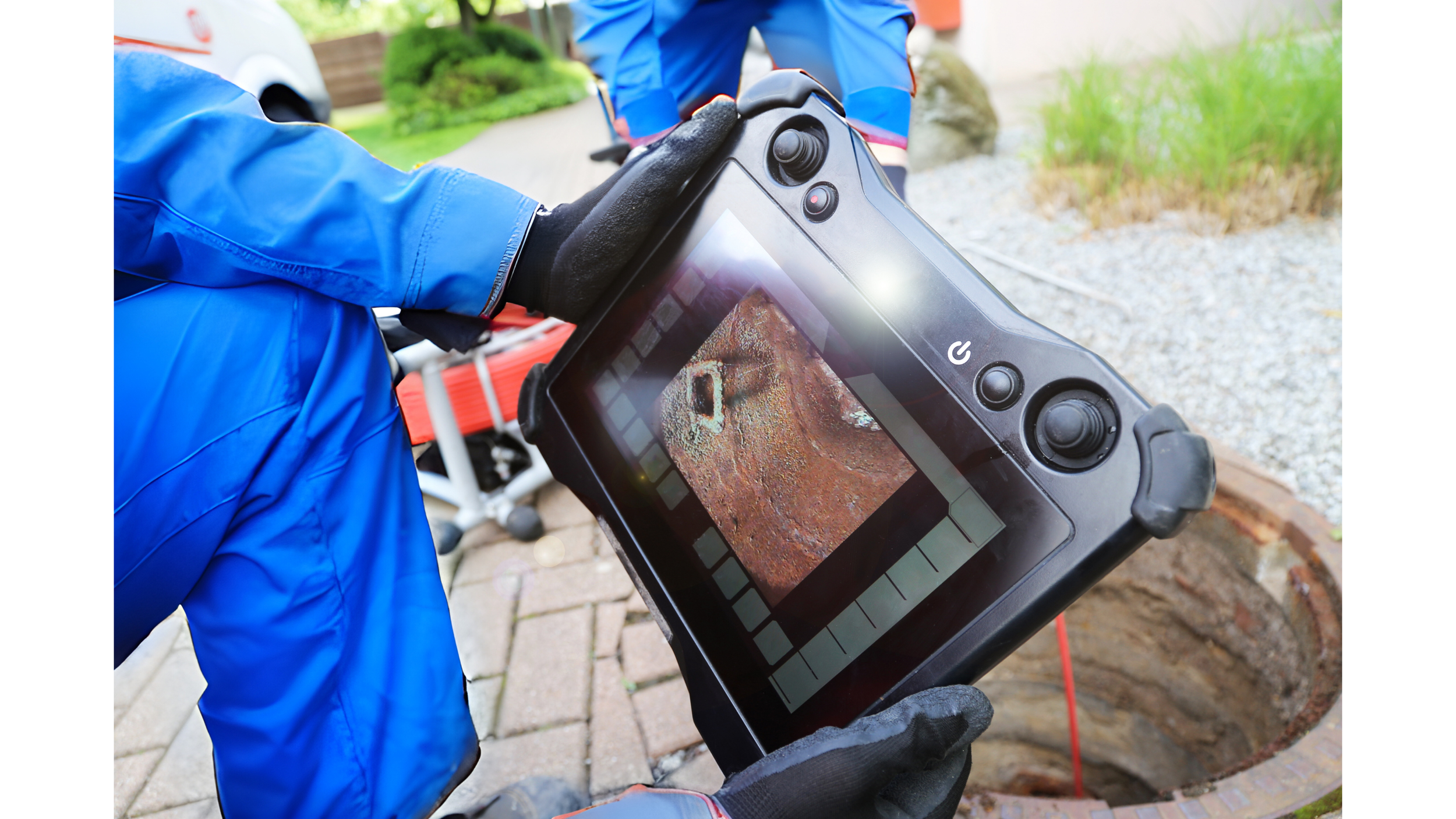 Aquamen Yorkshire Drainage Specialists. A digital camera to inspect a blocked drain on property. Aquamen Yorkshire experts in blocked drains