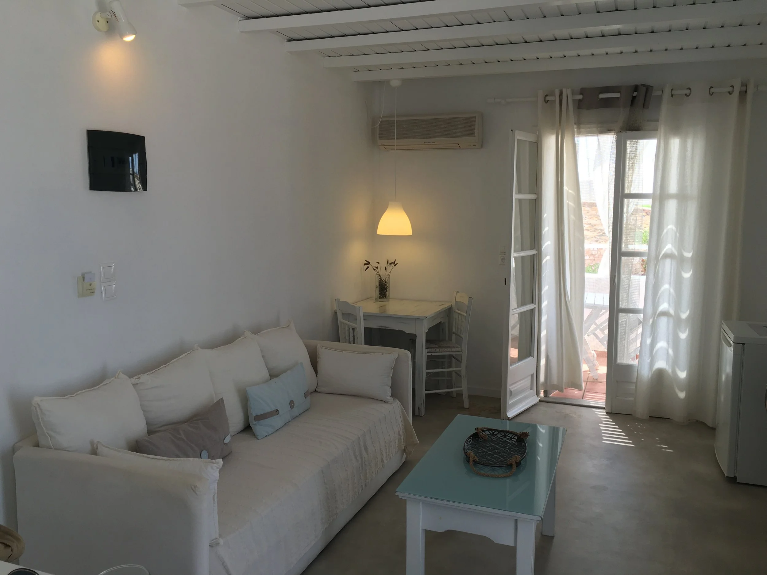 sitting area in suite