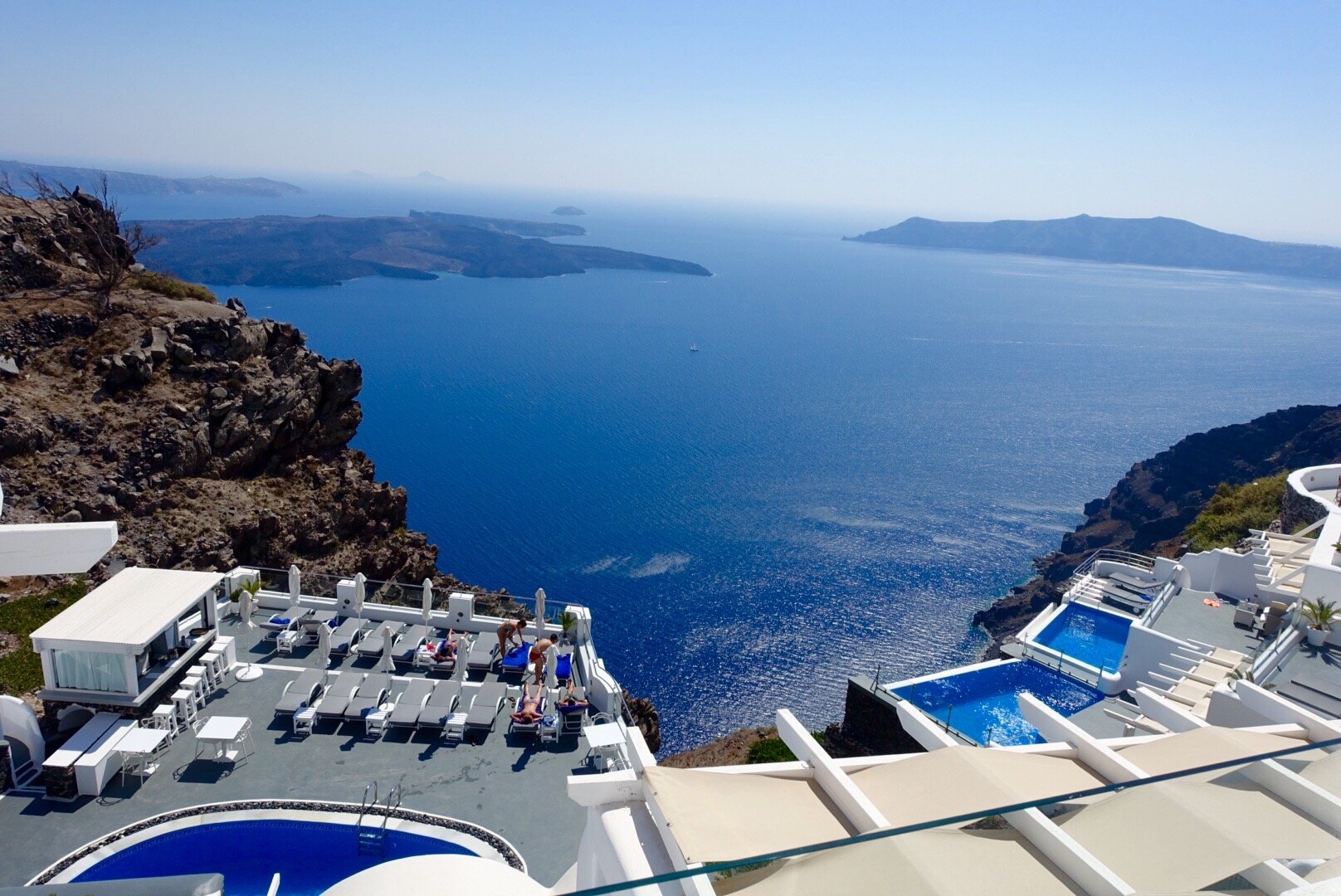 Pegasus hotel & Spa: off to the right honeymoon suites with private pools