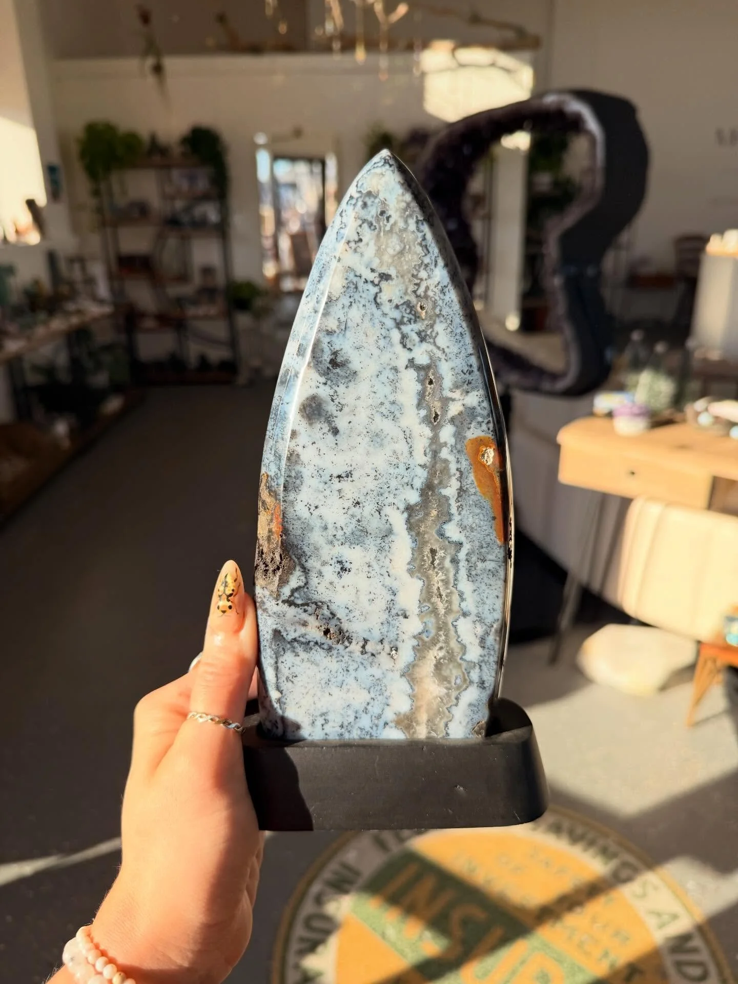 Join us tomorrow our Weekly Morning Meditation with @lorahypnosis , focused on intentional integration, and stay after for a tarot reading to guide your path into the new year.
✨ Closing early at 2pm for New Year&rsquo;s Eve. ✨