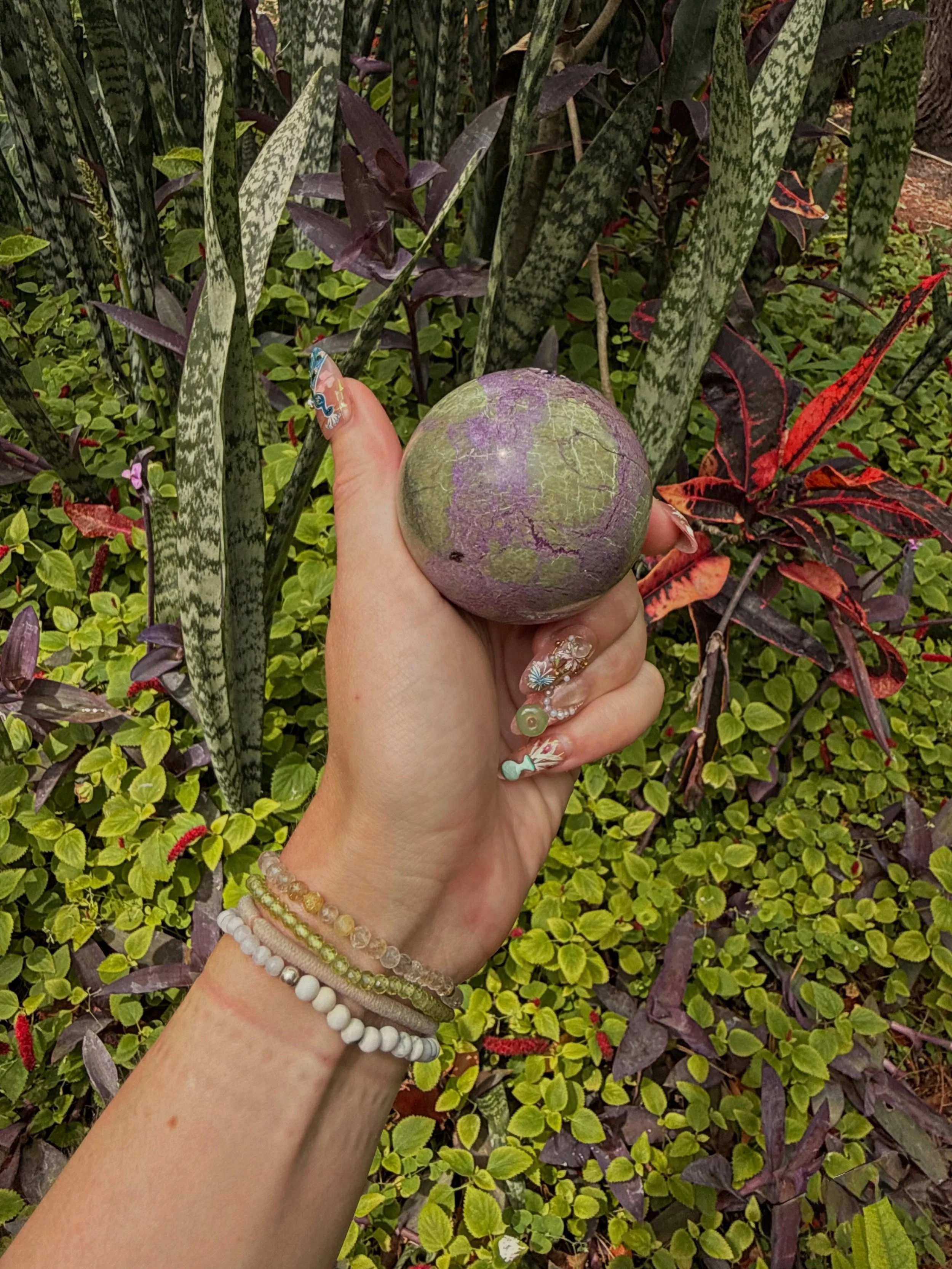 ✨ Atlantisite ✨

A sacred union of Serpentine and Stichtite, Atlantisite is a stone of transformation, ancient wisdom, and spiritual awakening.

Often associated with kundalini energy and higher consciousness, it encourages us to release outdated pat