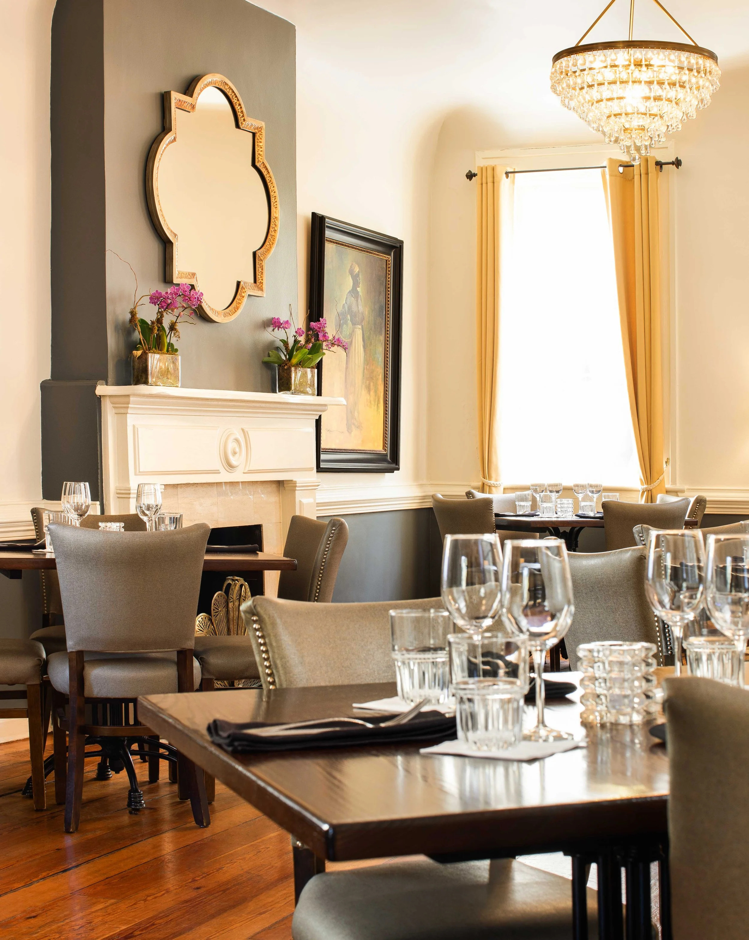 Interior and food photography for 82 Queen in Charleston, South Carolina.

Studio Lou is a food, restaurant, interior, and lifestyle photographer based out of Charleston, South Carolina and servicing clients in Savannah Georgia, Pawleys Island, Colum