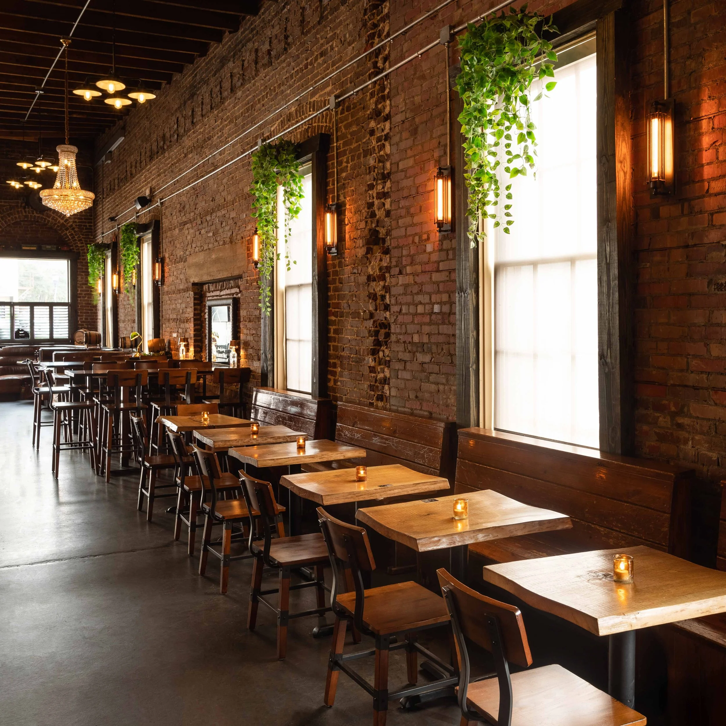 Interior photography for Paddock & Whisky in Park Circle, North Charleston, South Carolina.

Studio Lou is a food, restaurant, interior, and lifestyle photographer based out of Charleston, South Carolina and servicing clients in Savannah Georgia, Col