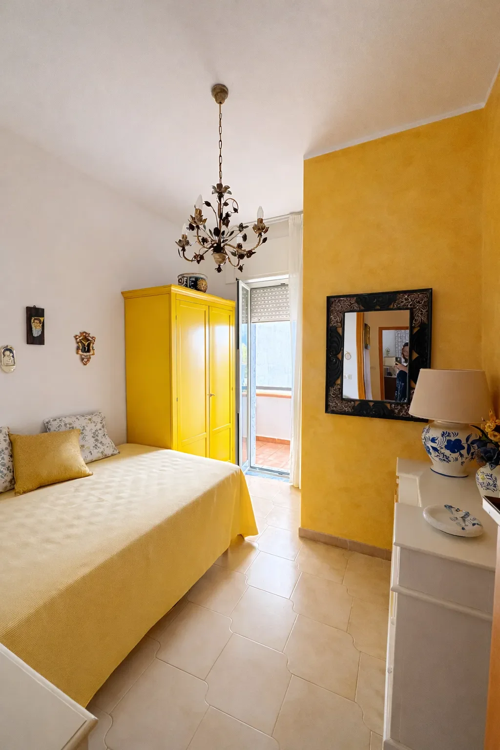 4-bedroom 3-bathroom terraced house with sea and mountain views | 3 floors with roof terrace and balcony | €180,000 (AU$301,000)