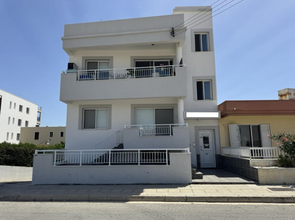 3-bedroom 2-bathroom apartment with sea view | Fully furnished | Covered and uncovered verandas | Solar system | Covered parking | €250,000 (AU$418,000)