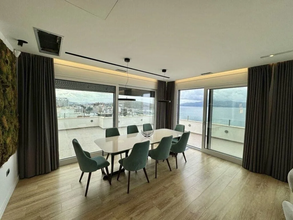 3-bedroom 4-bathroom 3-garage penthouse with panoramic sea views | €750,000 (AU$1,253,000)