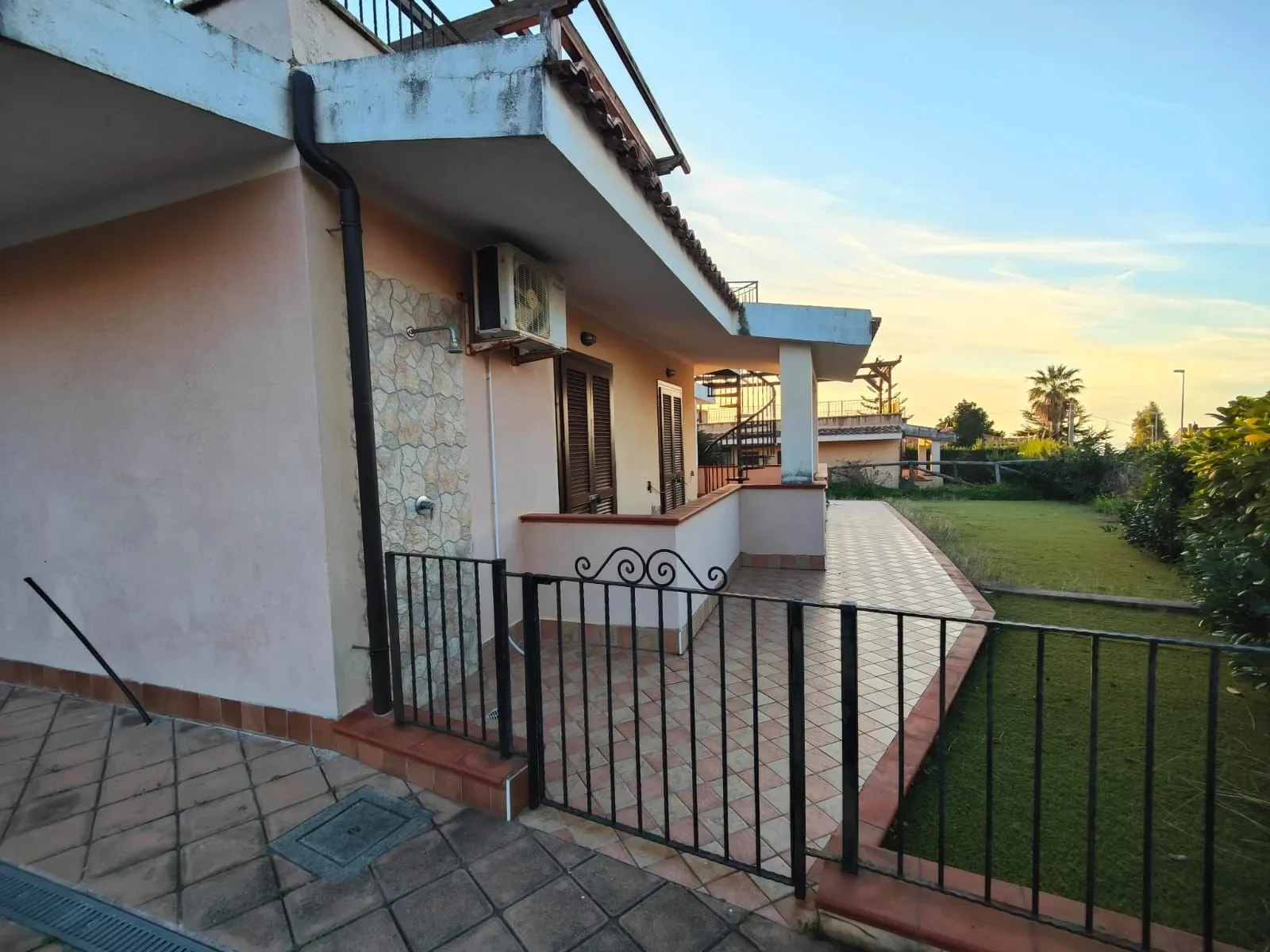 2-bedroom 1-bathroom villa with 75 square-metre paved solarium offering panoramic sea and mountain views | Garden | €175,000 (AU$292,000)