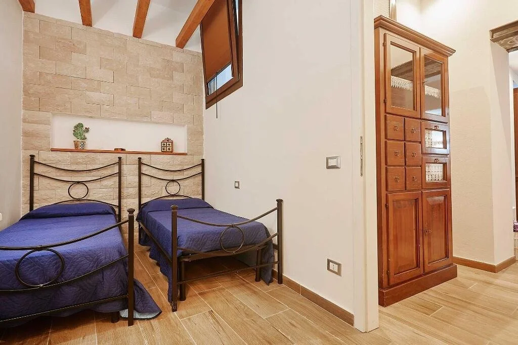 4-bedroom 2-bathroom fully renovated stone villa 185 m2 | Panoramic view | €330,000 (AU$551,000)