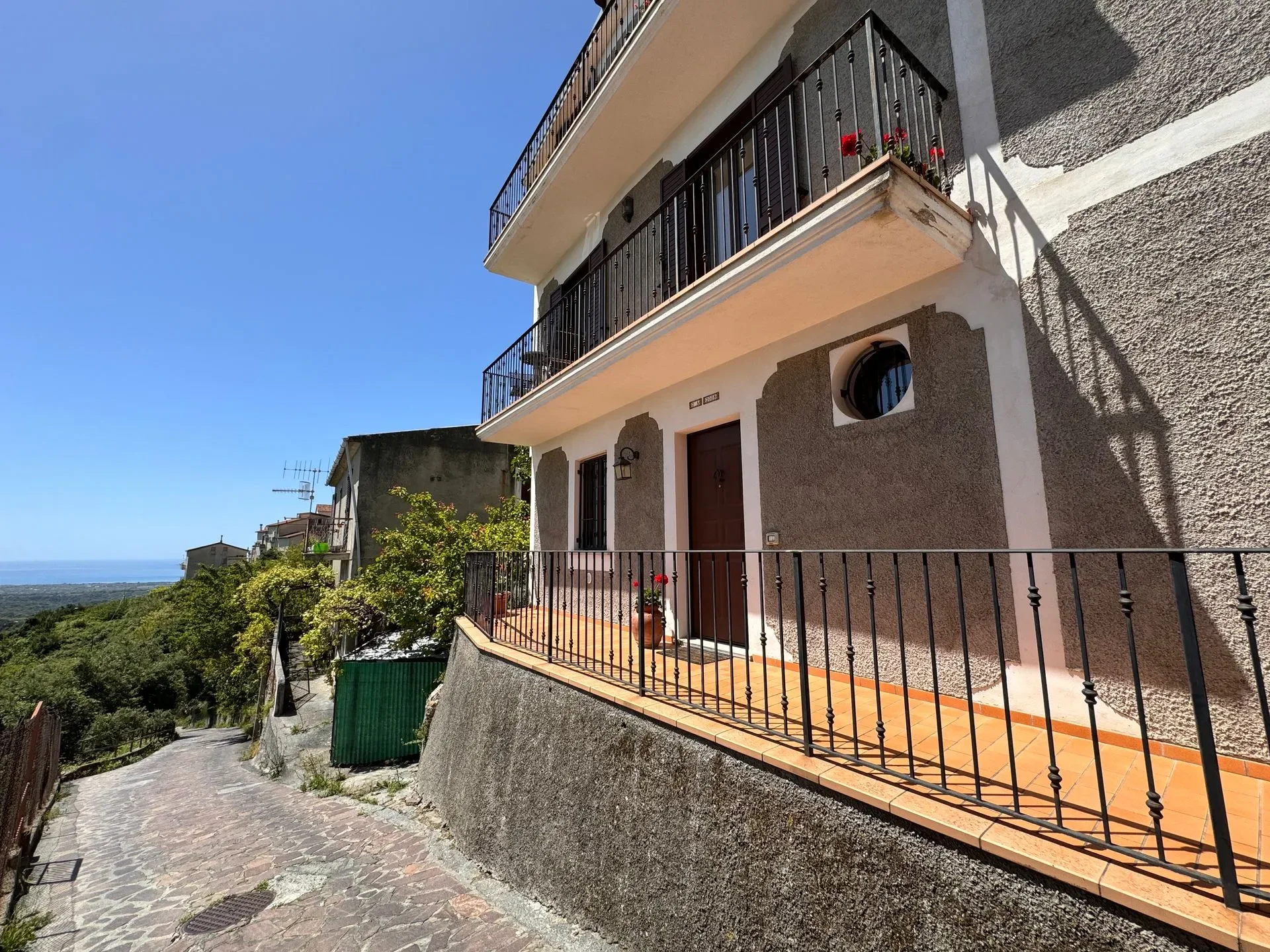 3-level villa 3-bedrooms 3-bathrooms | Completely renovated 2011 | Fully furnished | Sea and mountain views | Cellar | €180,000 (AU$301,000)