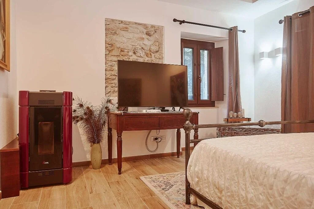 4-bedroom 2-bathroom fully renovated stone villa 185 m2 | Panoramic view | €330,000 (AU$551,000)
