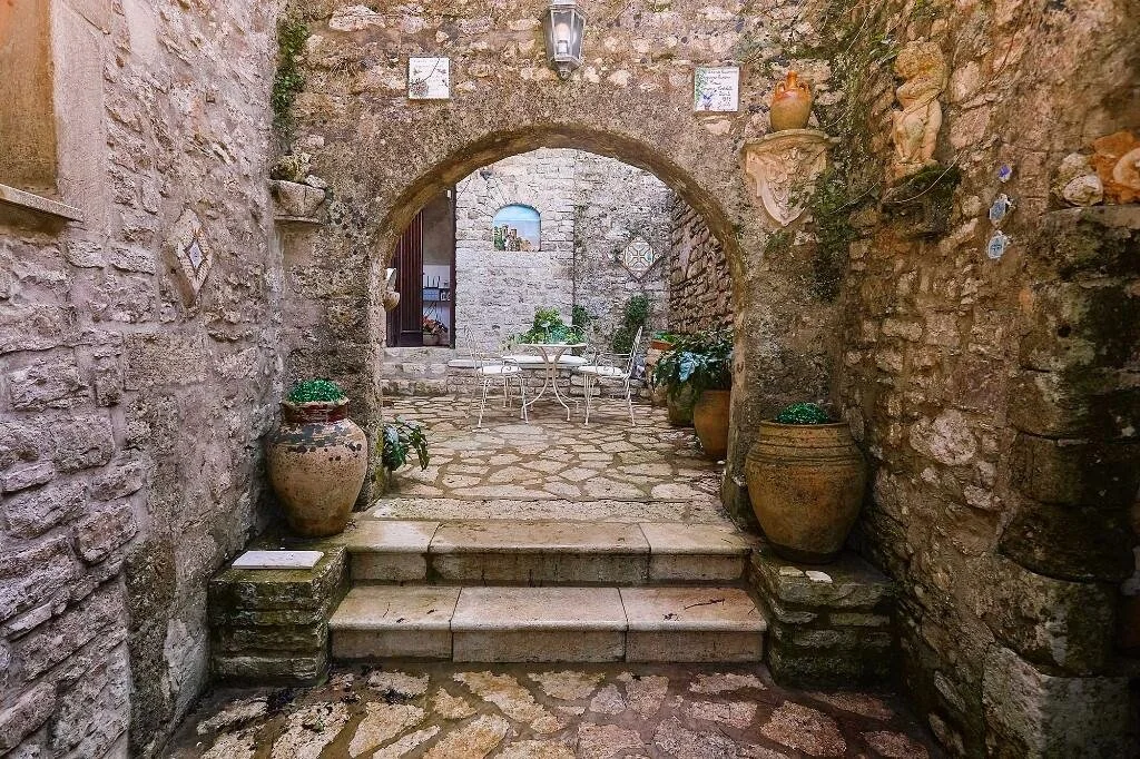 4-bedroom 2-bathroom fully renovated stone villa 185 m2 | Panoramic view | €330,000 (AU$551,000)