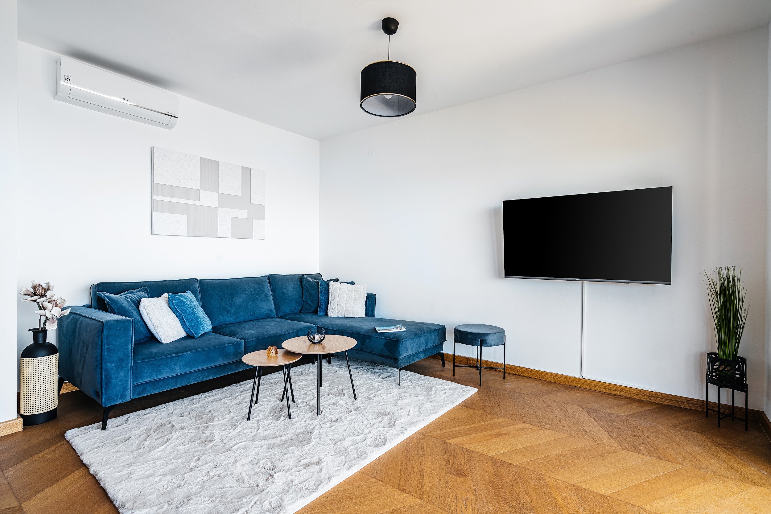 3-Bedroom 2-bathroom apartment | Unobstructed views of sea and Montenegrin coastline | Fully furnished | Large swimming pool for residents | € 445,000 (AU$743,000)