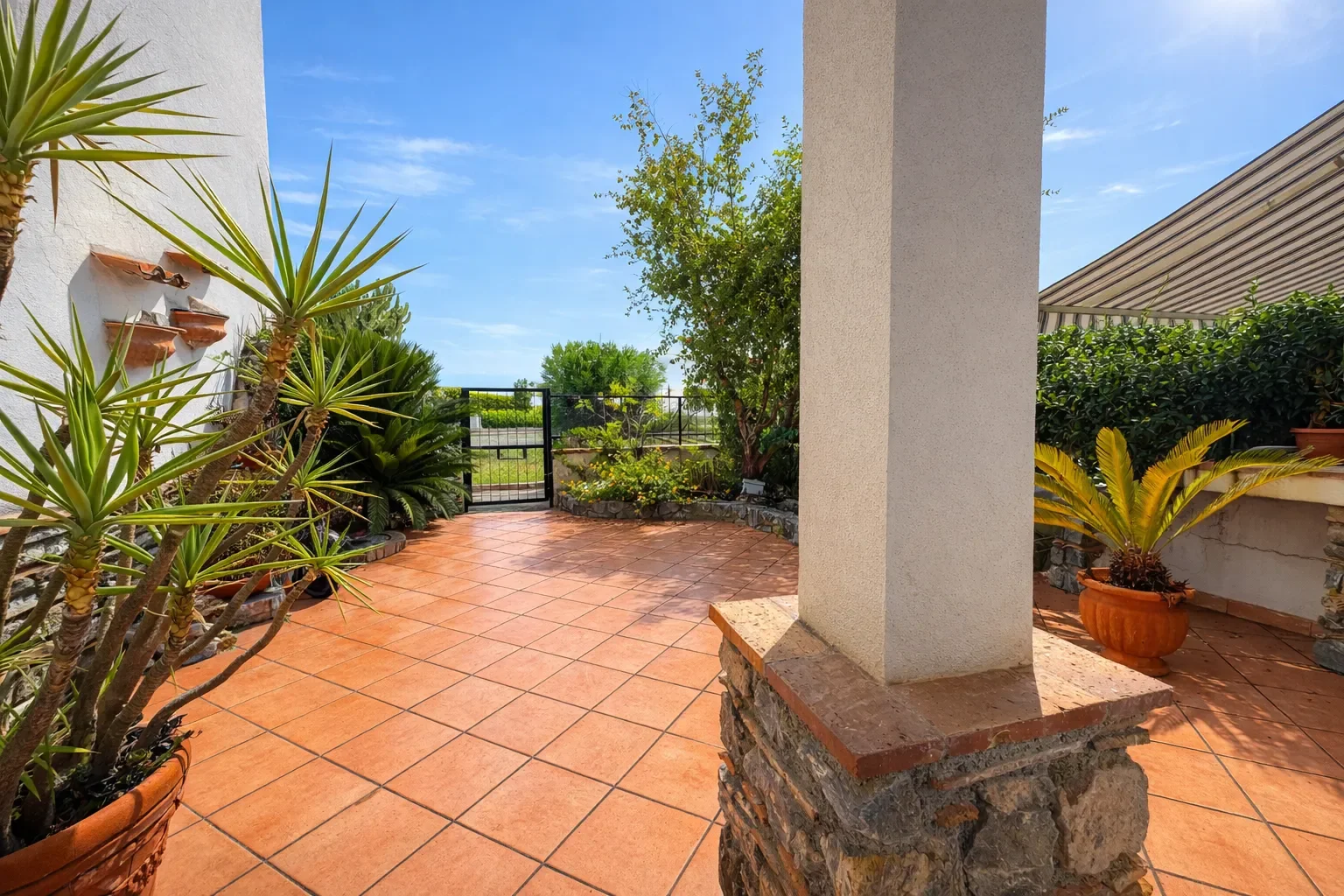 4-bedroom 3-bathroom terraced house with sea and mountain views | 3 floors with roof terrace and balcony | €180,000 (AU$301,000)
