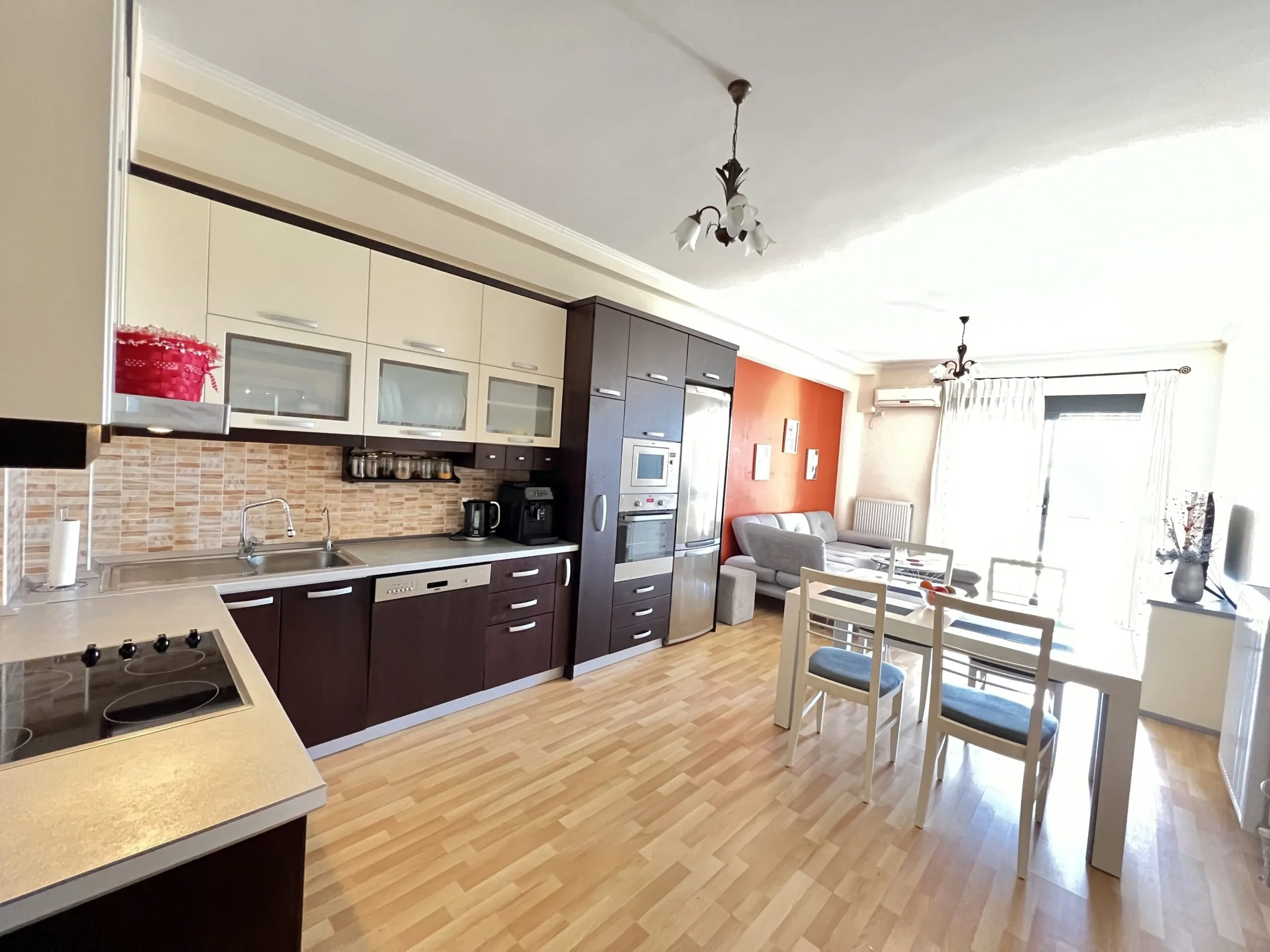 1-bedroom 1-bathroom apartment with amazing sea views | 2 minutes walk to the promenade and beach | Fully furnished |   €158,000 (AU$264,000)