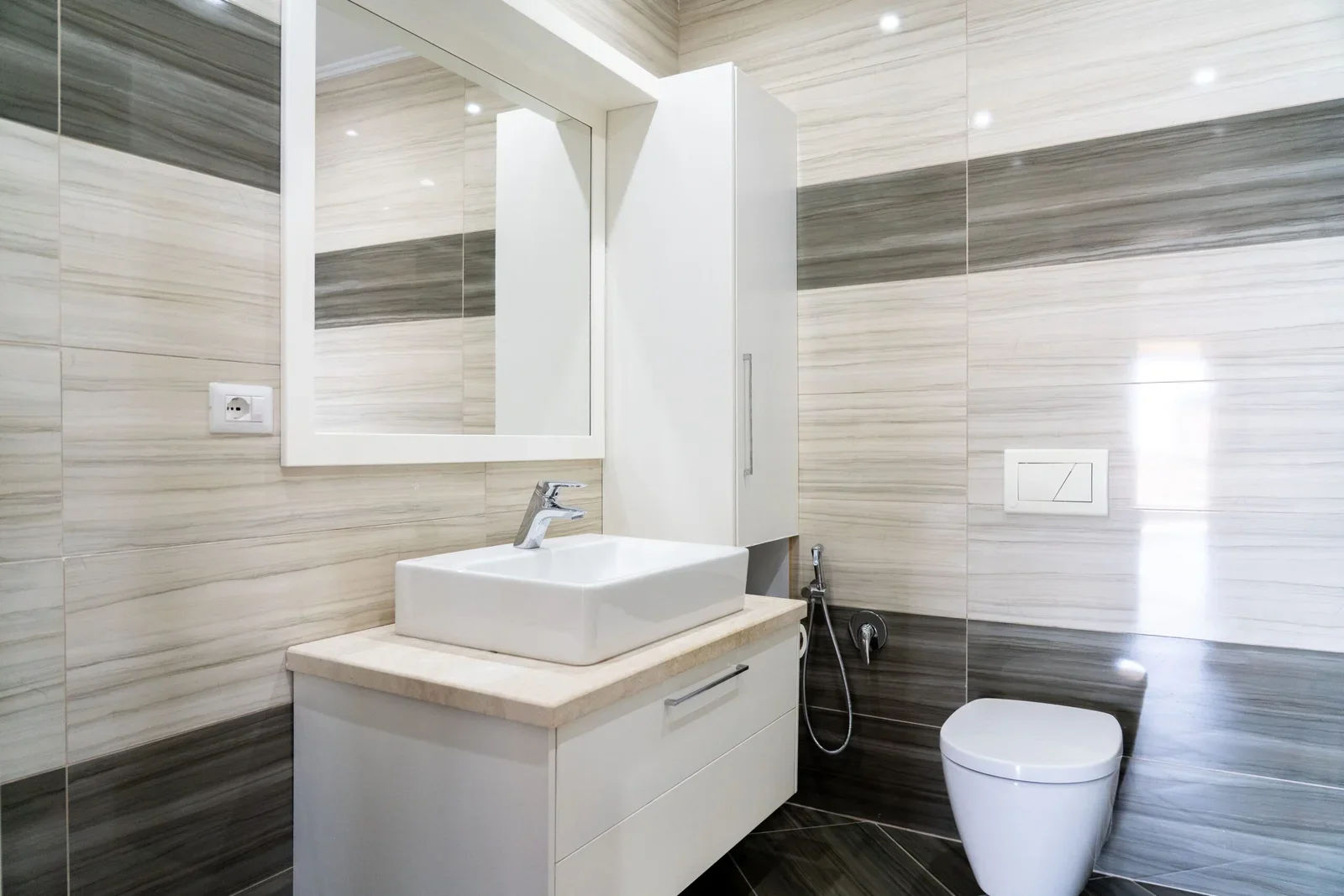 2-bedroom 2-bathroom penthouse  | 250m2 |  80m2 terrace |  | Sea views  |  Fully furnished | €525,000 (AU$877,000)