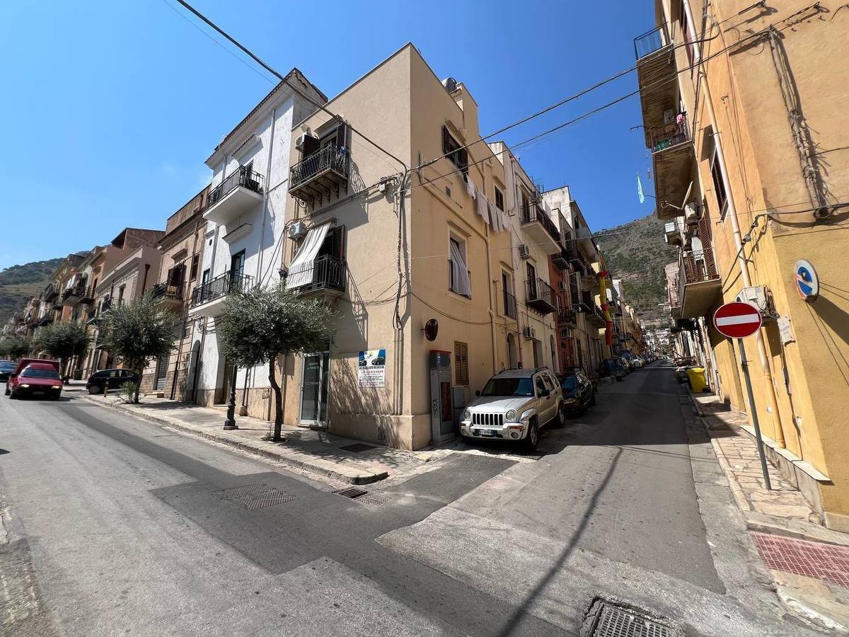 2-bedroom 2-bathroom villa 123m2 | Spread over two levels | Roof terrace with far-reaching views | 480 metres from the sea | €168,000 (AU$280,000)