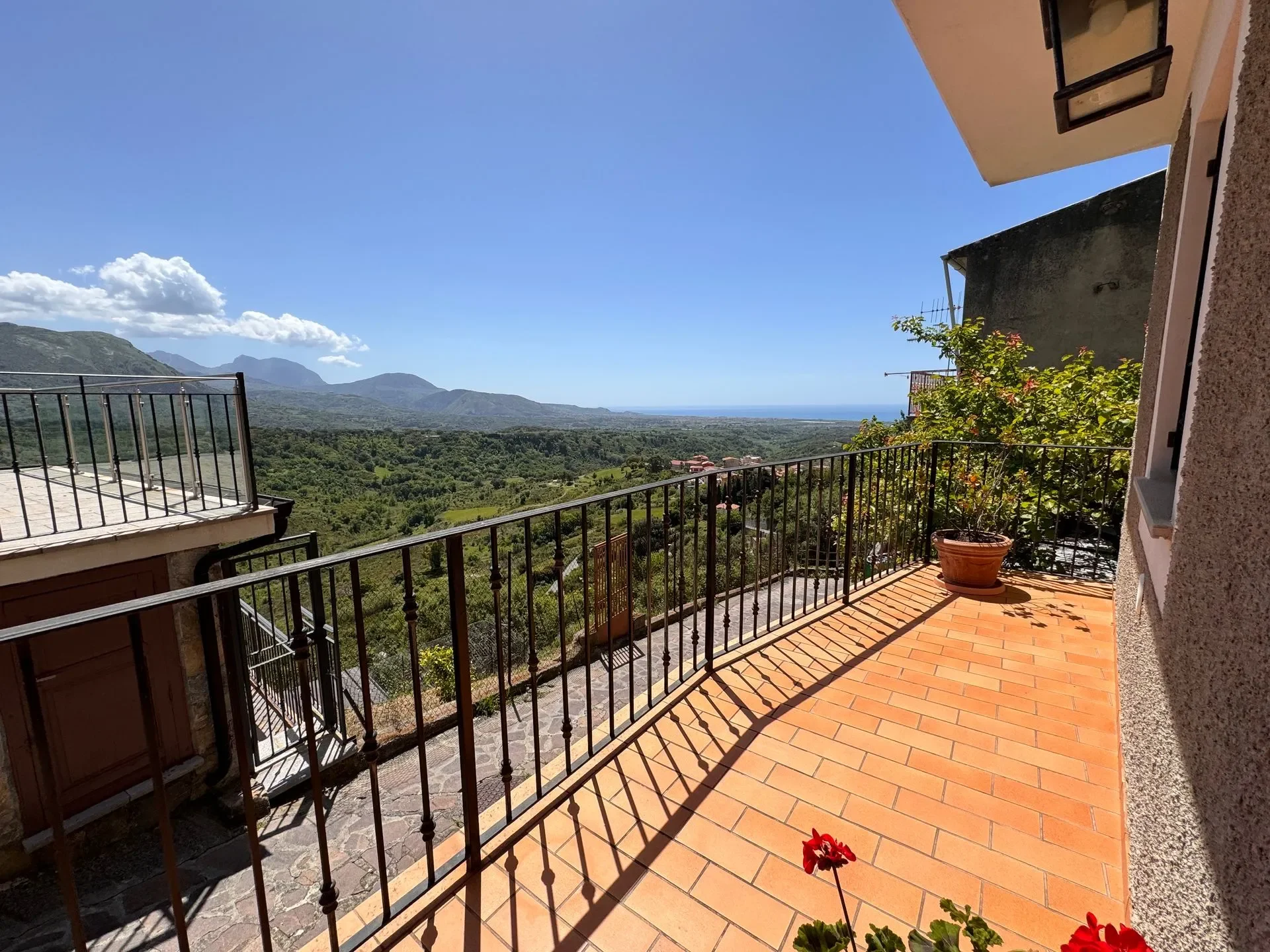 3-level villa 3-bedrooms 3-bathrooms | Completely renovated 2011 | Fully furnished | Sea and mountain views | Cellar | €180,000 (AU$301,000)