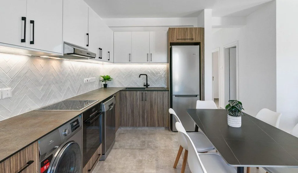 3-bedroom 2-bathroom penthouse with private roof garden with sea view | Furnished | Newly renovated in 2025 | €289,000 (AU$483,000)