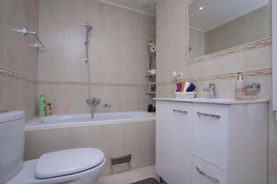 3-bedroom 2-bathroom apartment | Terrace offering panoramic sea views | Fully furnished | Private garage included in the price | Complex with shared pool | €340,000 (AU$564,000)