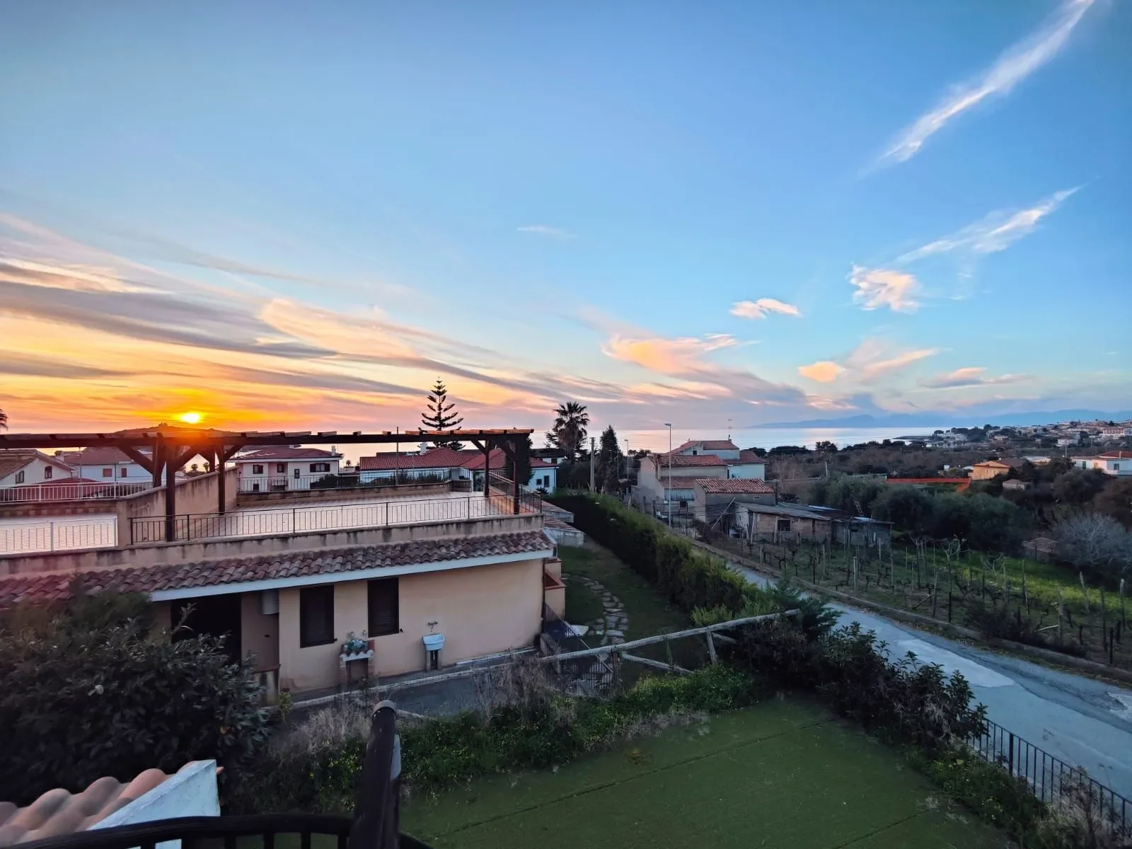 2-bedroom 1-bathroom villa with 75 square-metre paved solarium offering panoramic sea and mountain views | Garden | €175,000 (AU$292,000)