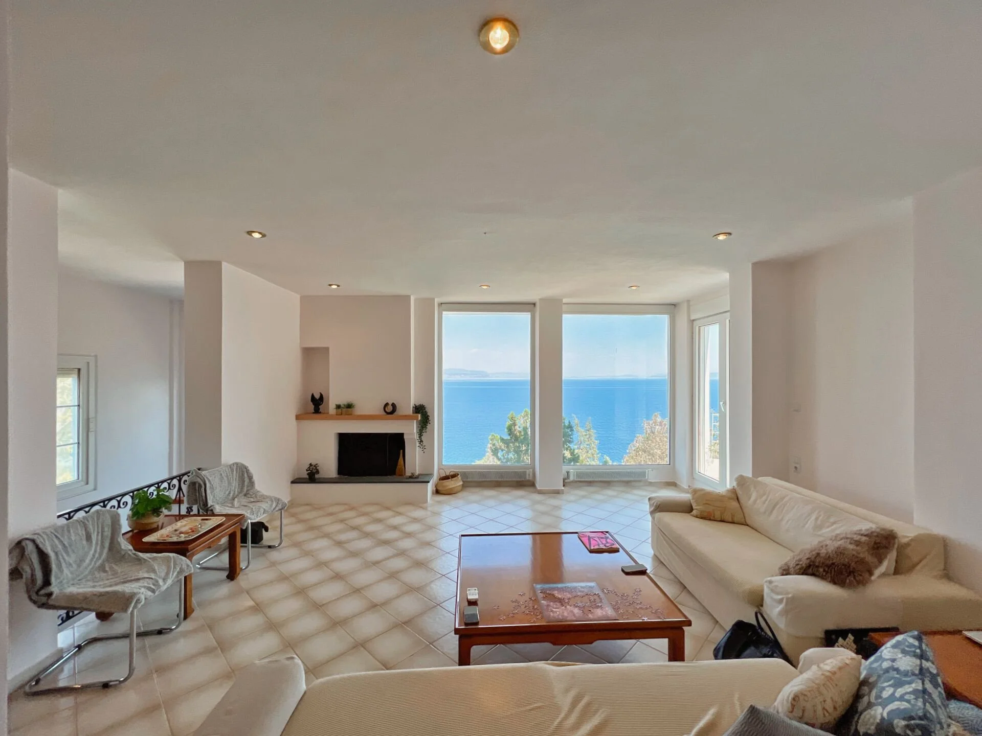 4-bedroom 3-bathroom detached house with panoramic sea views | Fully furnished | €400,000 (AU$700,000)