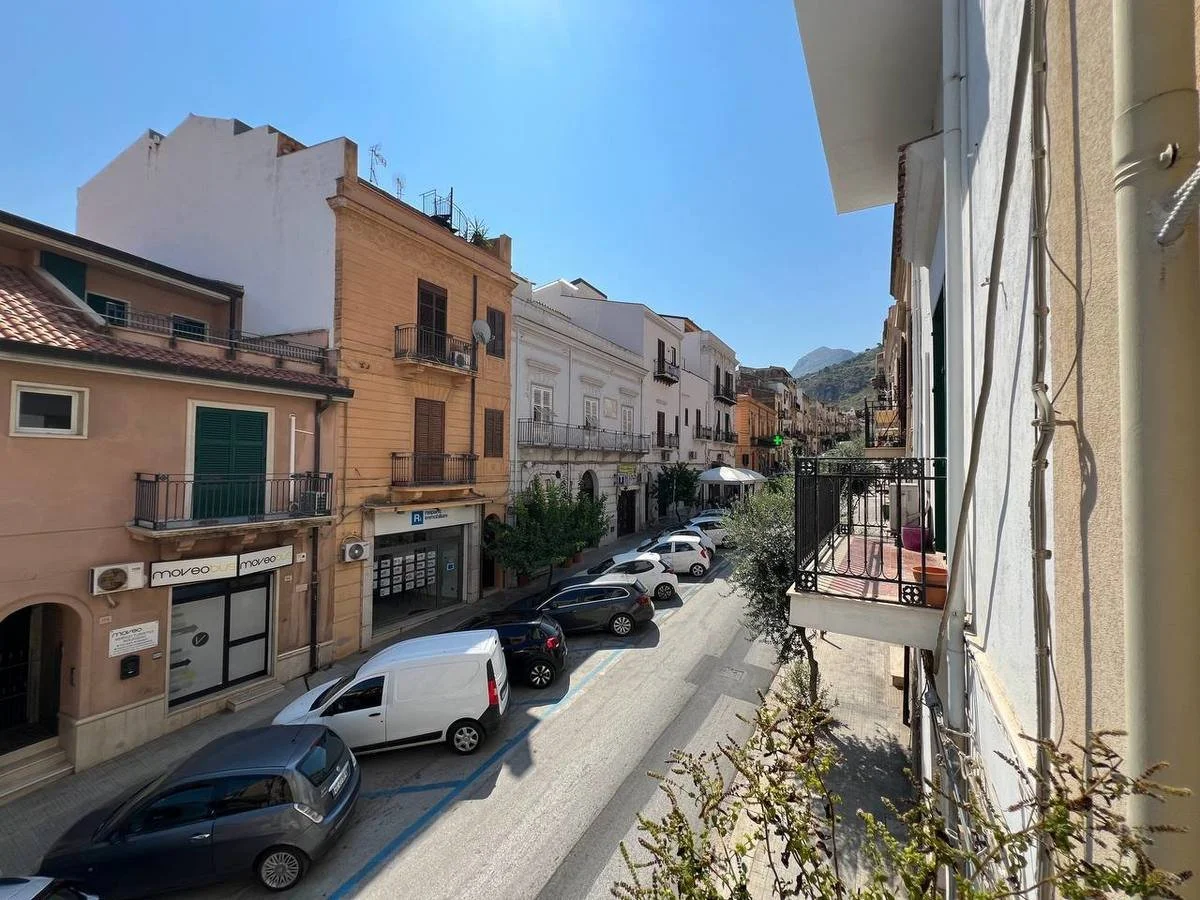 2-bedroom 2-bathroom villa 123m2 | Spread over two levels | Roof terrace with far-reaching views | 480 metres from the sea | €168,000 (AU$280,000)