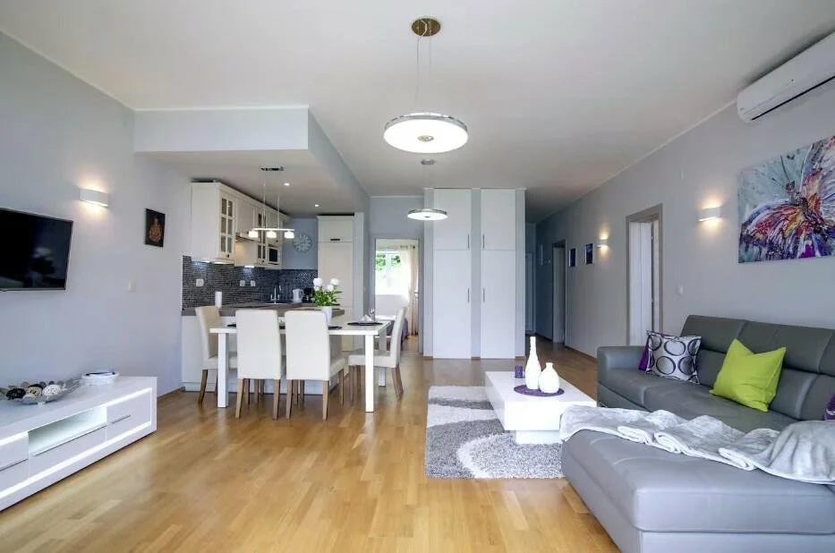 3-bedroom 2-bathroom apartment | Terrace offering panoramic sea views | Fully furnished | Private garage included in the price | Complex with shared pool | €340,000 (AU$564,000)