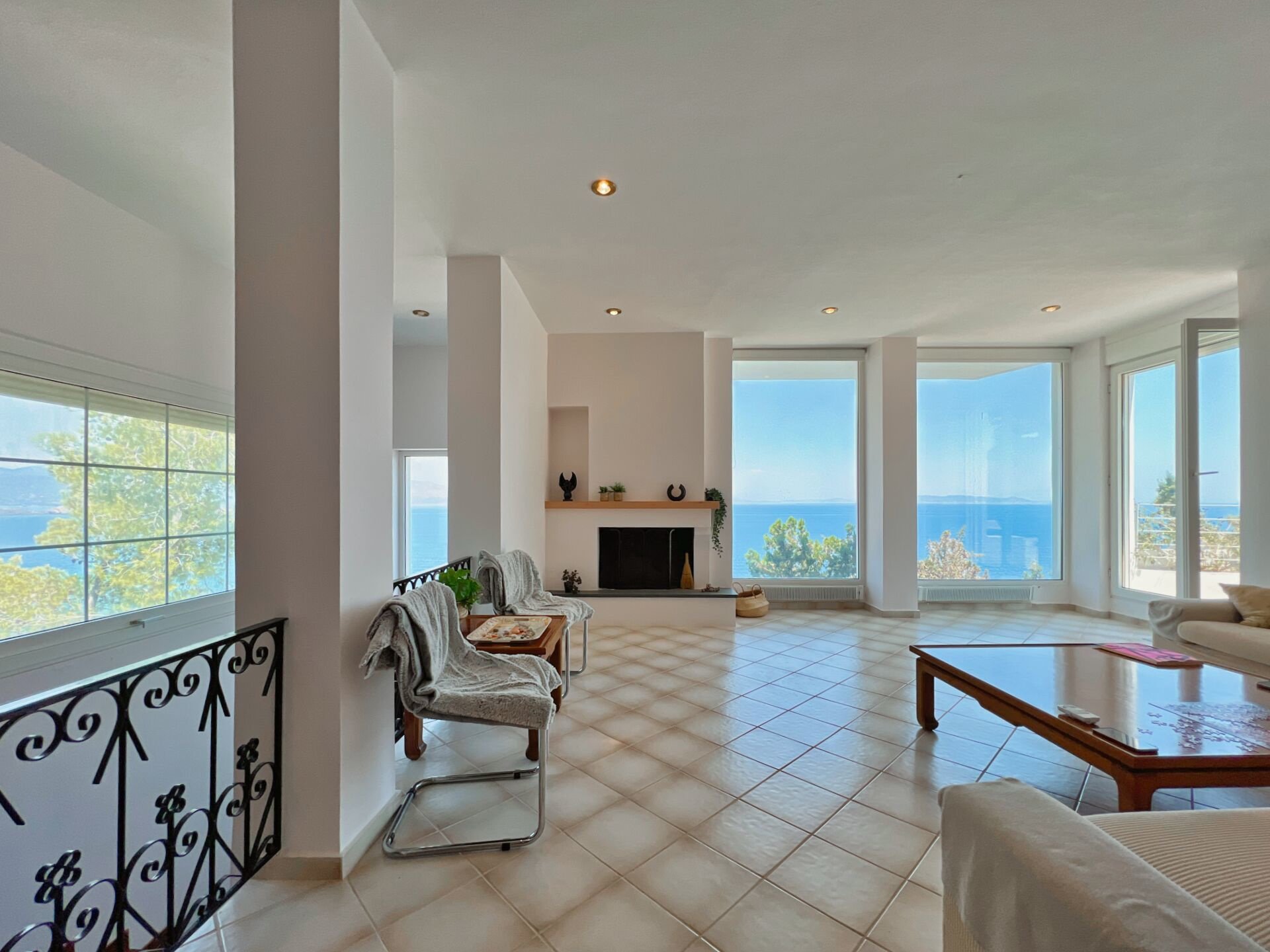 4-bedroom 3-bathroom detached house with panoramic sea views | Fully furnished | €400,000 (AU$700,000)