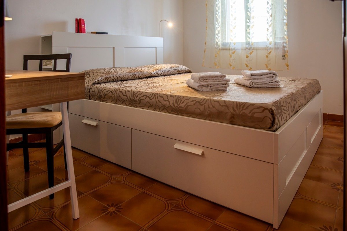 8-bedroom 2-bathroom renovated house 188m2 | 400 metres from the sea with views overlooking the gulf | It consists of two apartments, each with a kitchen, which are being sold as a single unit | There are also separate balconies and a 94m2 terrace wi