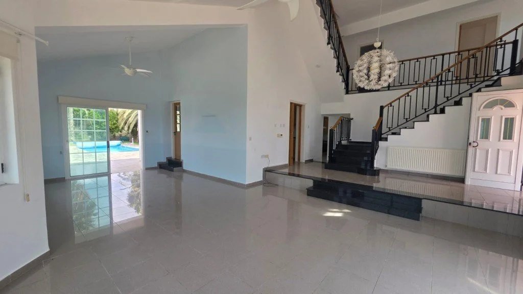 5-bedroom 4-bathroom house on 5,018 m2 land | Panoramic sea views | Pool  Landscaped garden with outdoor seating area with pergola | €1,100,000 (AU$1,837,000)