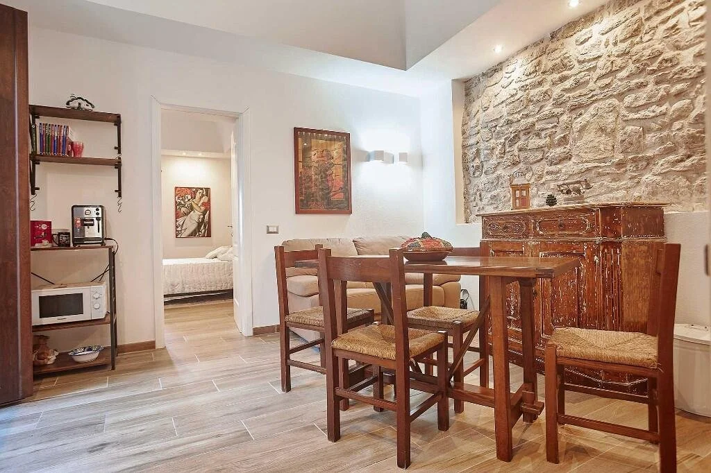 4-bedroom 2-bathroom fully renovated stone villa 185 m2 | Panoramic view | €330,000 (AU$551,000)