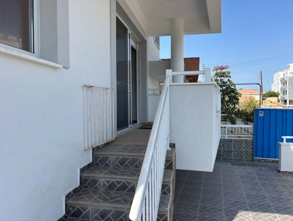 3-bedroom 2-bathroom apartment with sea view | Fully furnished | Covered and uncovered verandas | Solar system | Covered parking | €250,000 (AU$418,000)