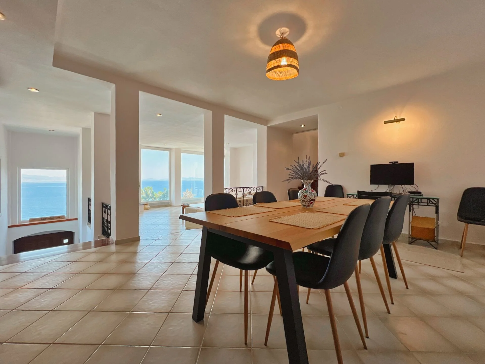 4-bedroom 3-bathroom detached house with panoramic sea views | Fully furnished | €400,000 (AU$700,000)