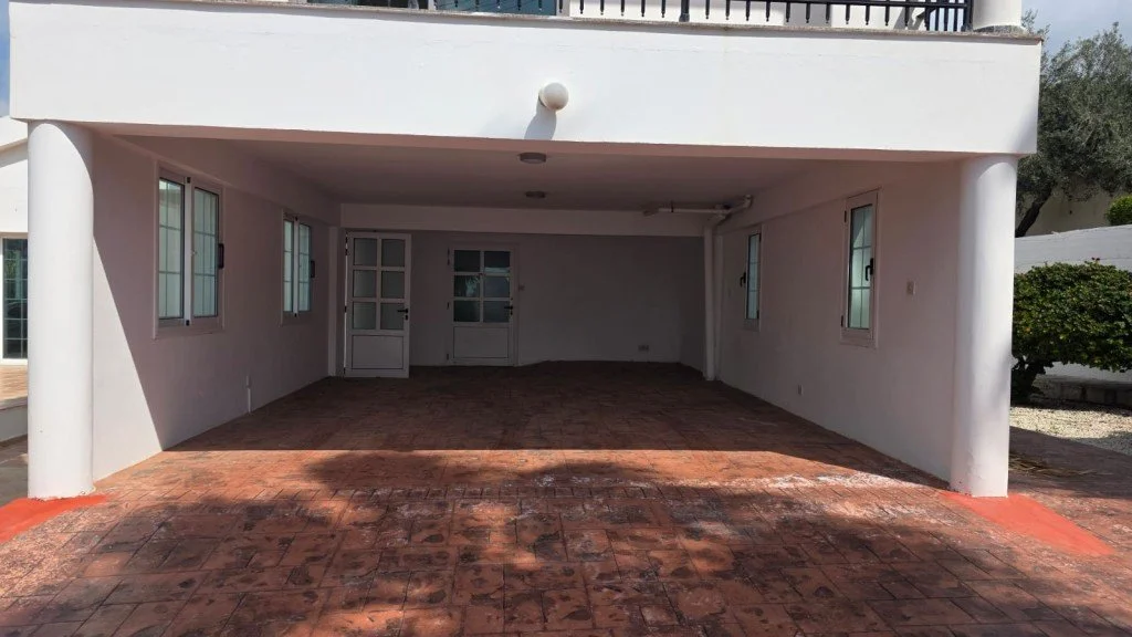 5-bedroom 4-bathroom house on 5,018 m2 land | Panoramic sea views | Pool  Landscaped garden with outdoor seating area with pergola | €1,100,000 (AU$1,837,000)