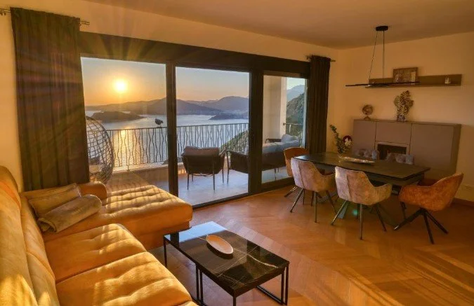 3-bedroom 2-bathroom apartment | Panoramic sea views | Fully furnished | Large terrace | Swimming pool in complex |  €445,000 (AU$743,000)