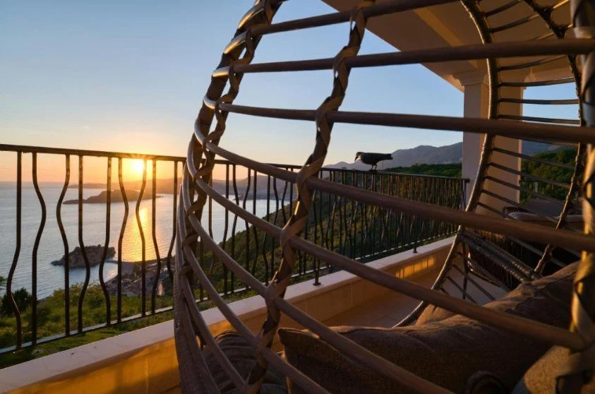 3-bedroom 2-bathroom apartment | Panoramic sea views | Fully furnished | Large terrace | Swimming pool in complex |  €445,000 (AU$743,000)