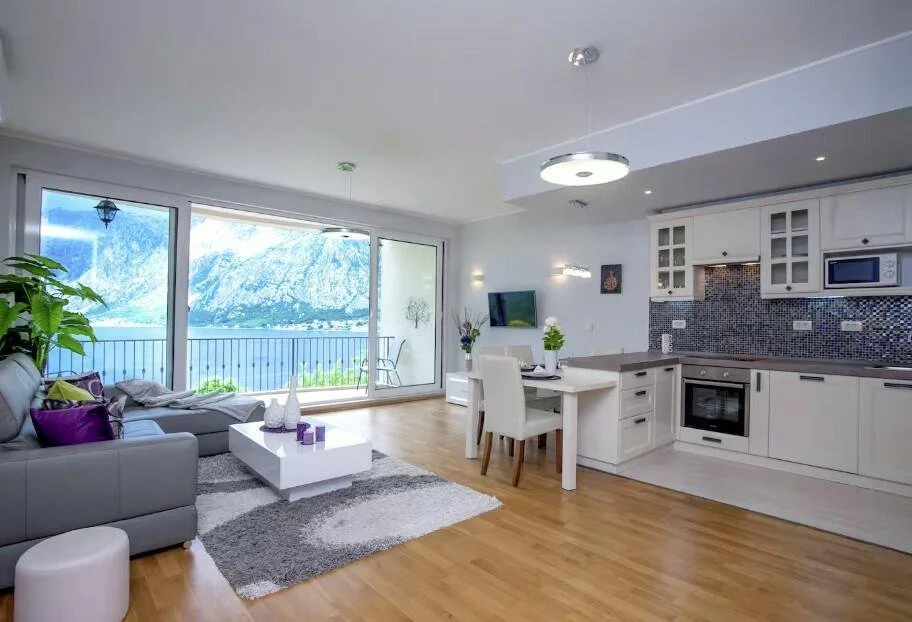 3-bedroom 2-bathroom apartment | Terrace offering panoramic sea views | Fully furnished | Private garage included in the price | Complex with shared pool | €340,000 (AU$564,000)