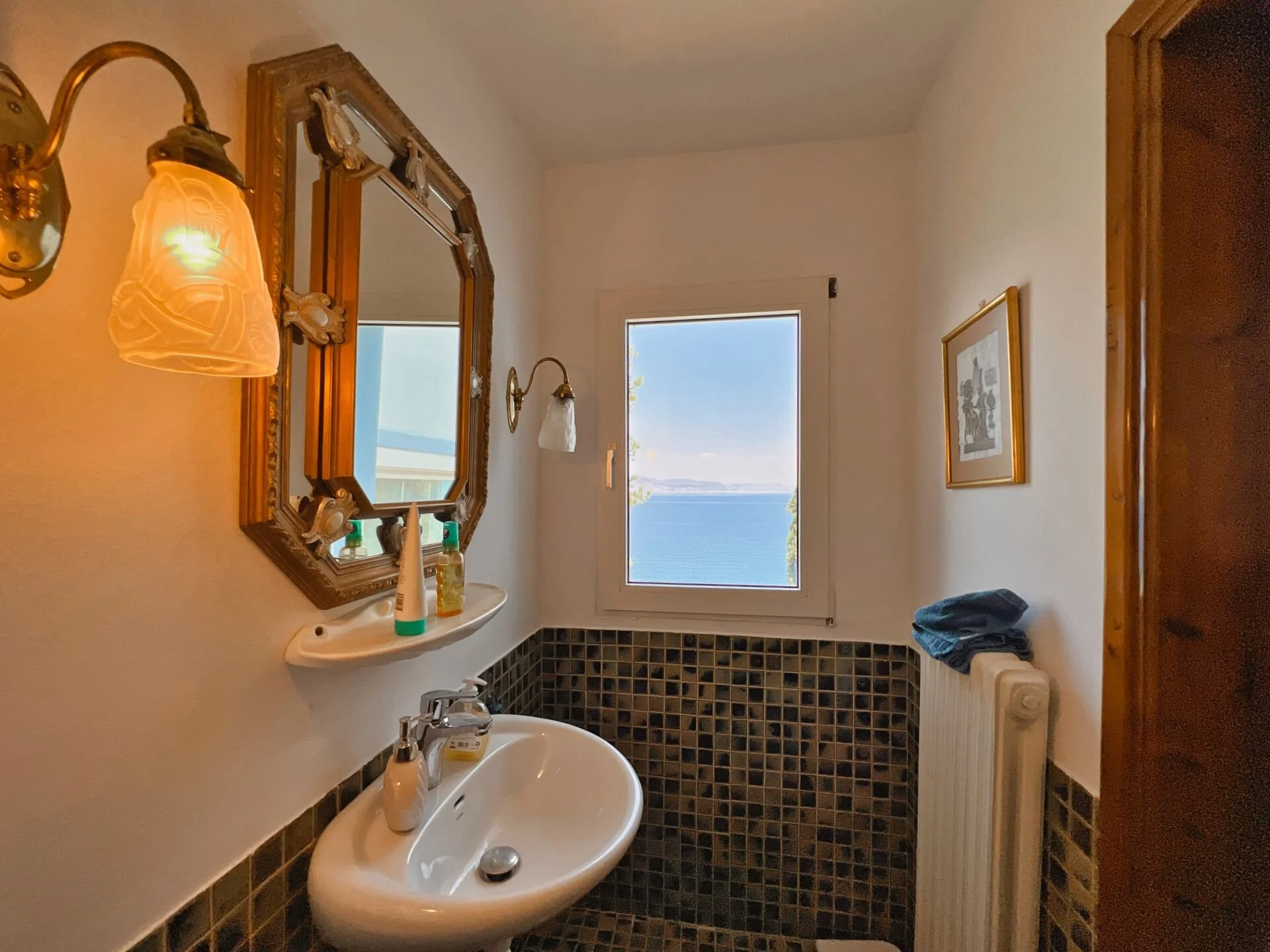 4-bedroom 3-bathroom detached house with panoramic sea views | Fully furnished | €400,000 (AU$700,000)