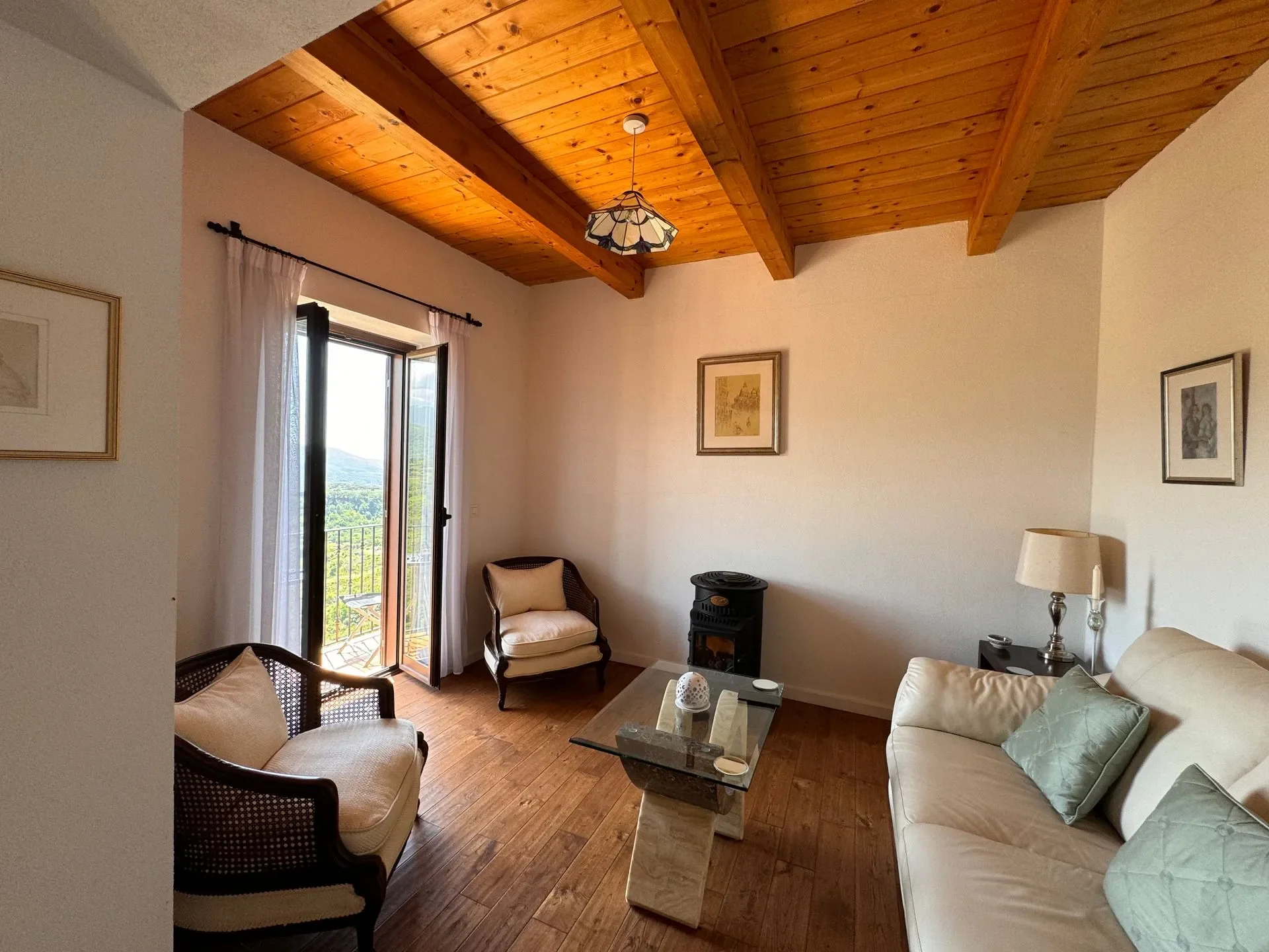 3-level villa 3-bedrooms 3-bathrooms | Completely renovated 2011 | Fully furnished | Sea and mountain views | Cellar | €180,000 (AU$301,000)