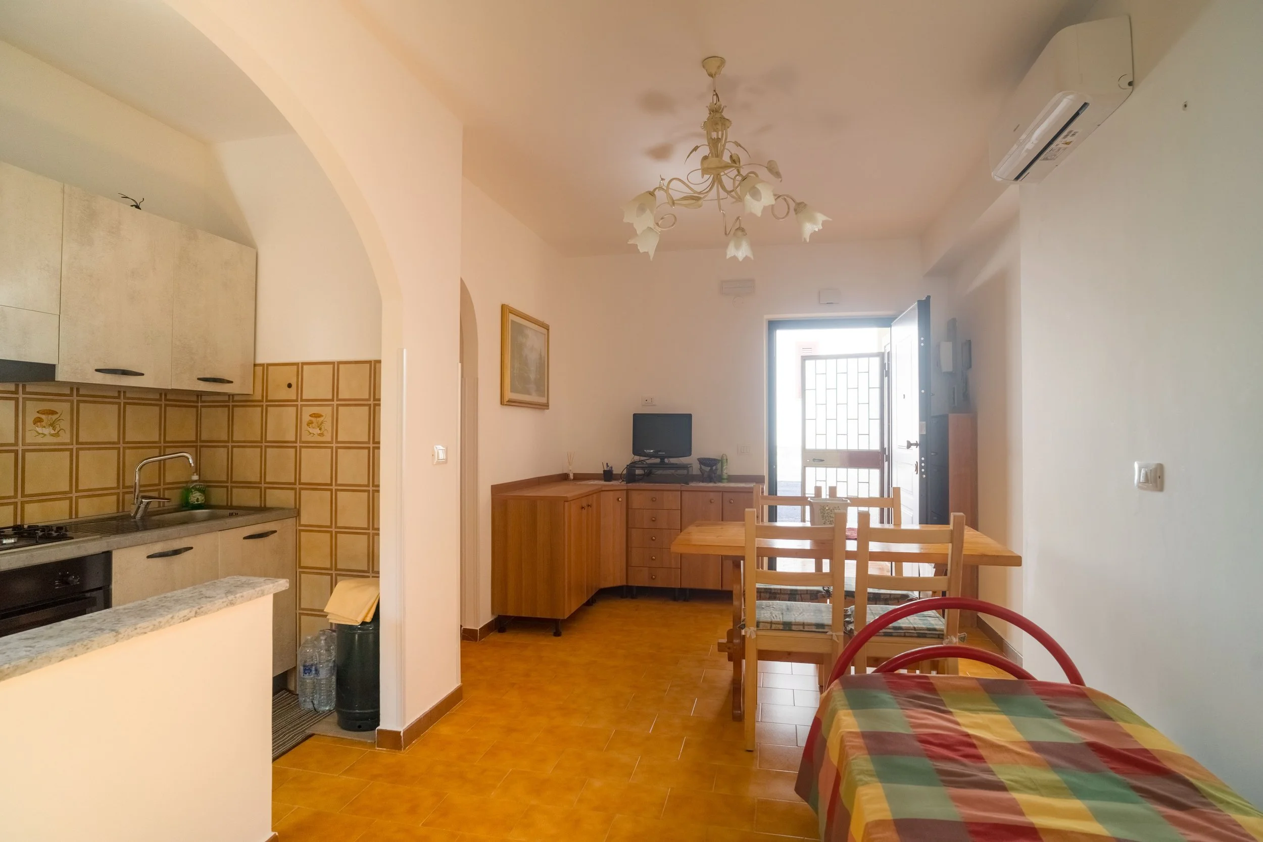 2-bedroom 1-bathroom ground floor apartment | Completely renovated in 2023 | Private garden | Share parking space | Fully furnished | Just minutes from the centre and sea | € 65,000 (AU$109,000)