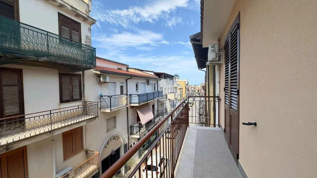 2-bedroom 2-bathroom renovated apartment | 280 metres from the sea | €150,000  (AU$251,000)